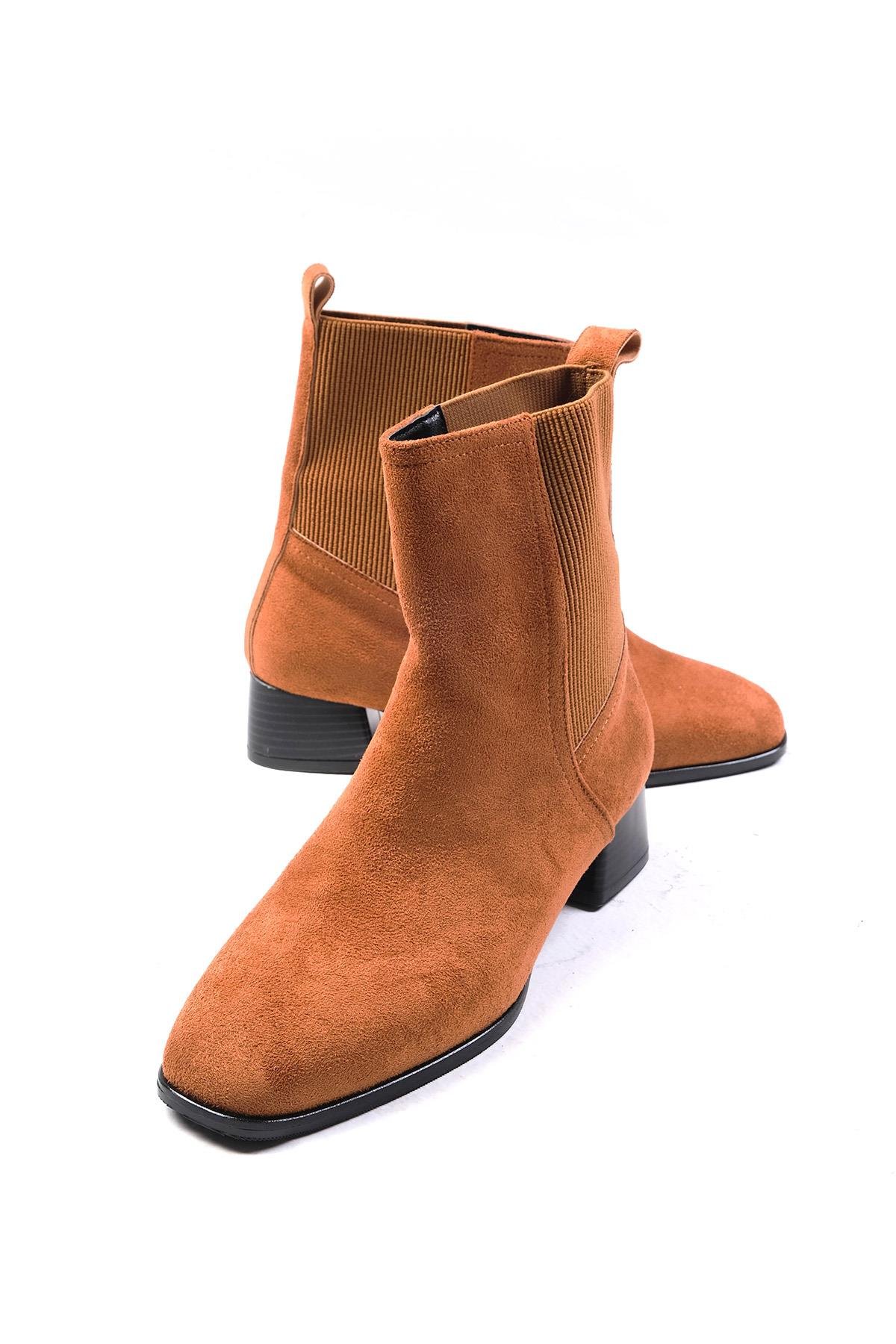 Shania Taba Renk Süet Küt Burunlu Lastikli Bot-Kalın Topuk-Mio Gusto-01494TAS