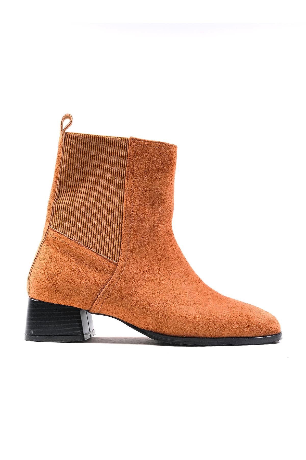 Shania Taba Renk Süet Küt Burunlu Lastikli Bot-Kalın Topuk-Mio Gusto-01494TAS