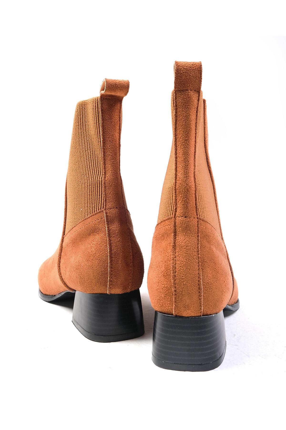 Shania Taba Renk Süet Küt Burunlu Lastikli Bot-Kalın Topuk-Mio Gusto-01494TAS