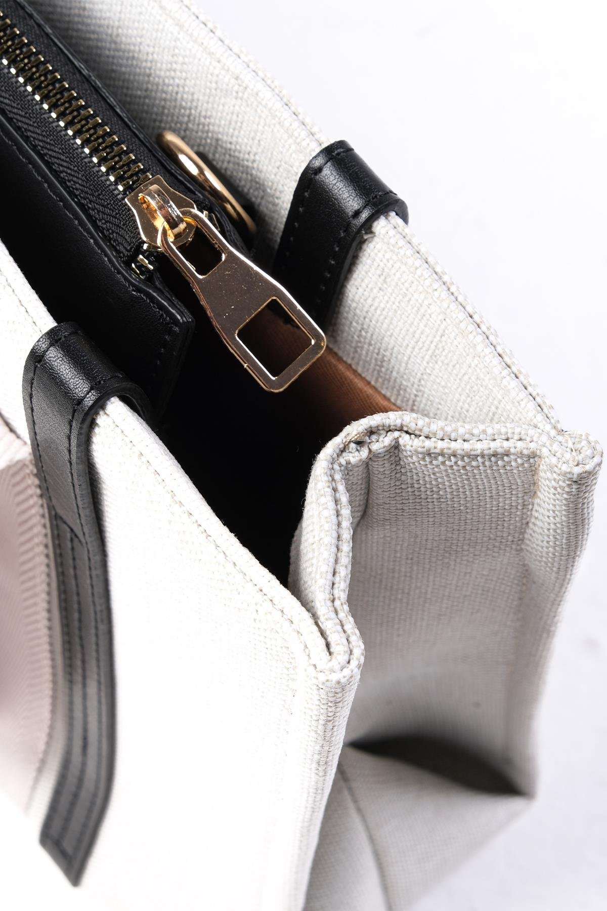 Siyah Biyeli Bej Renk Kanvas El Ve Omuz Çantası-ÇANTA-Mio Gusto-C0062BEK