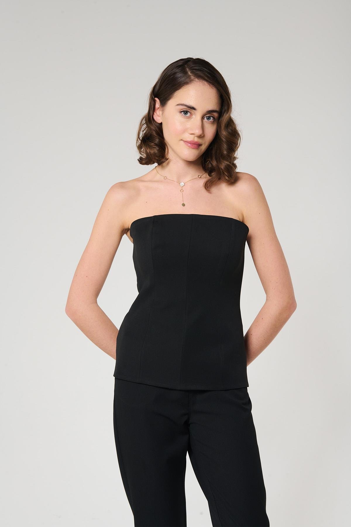 Siyah Renk Arkası Fermuarlı Straplez Bluz