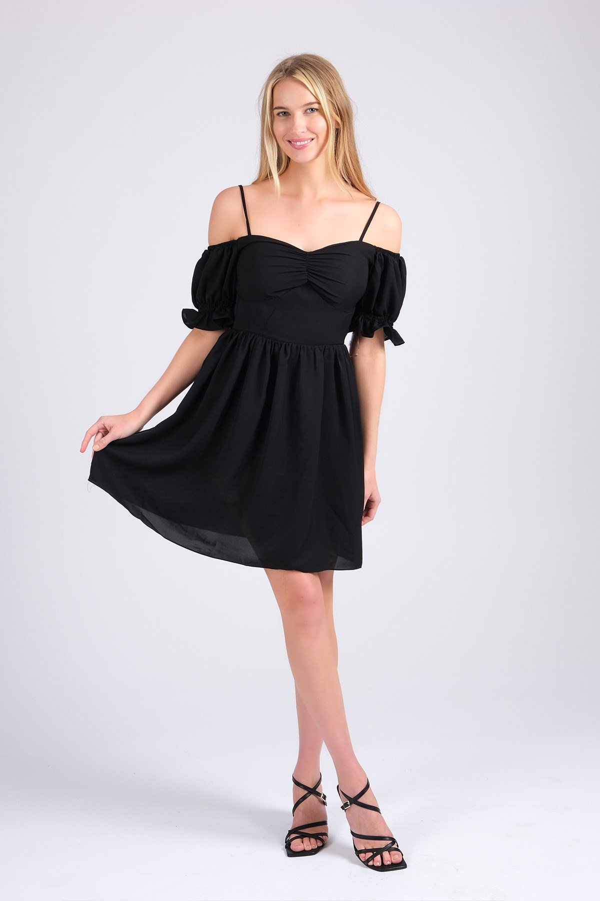 Siyah Renk İp Askılı Kısa Kollu Kadın Elbise-Elbise ve Kombin-Mio Gusto-G0019BLK