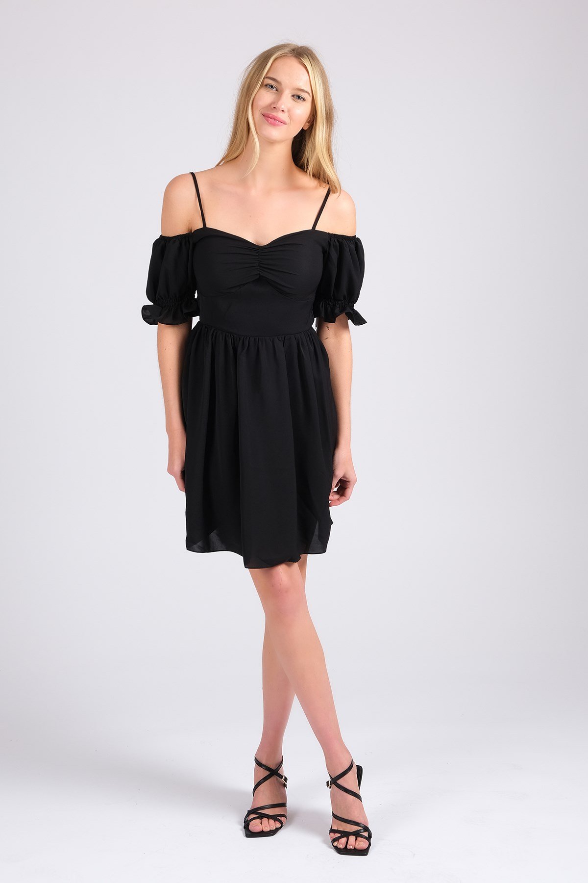 Siyah Renk İp Askılı Kısa Kollu Kadın Elbise-Elbise ve Kombin-Mio Gusto-G0019BLK