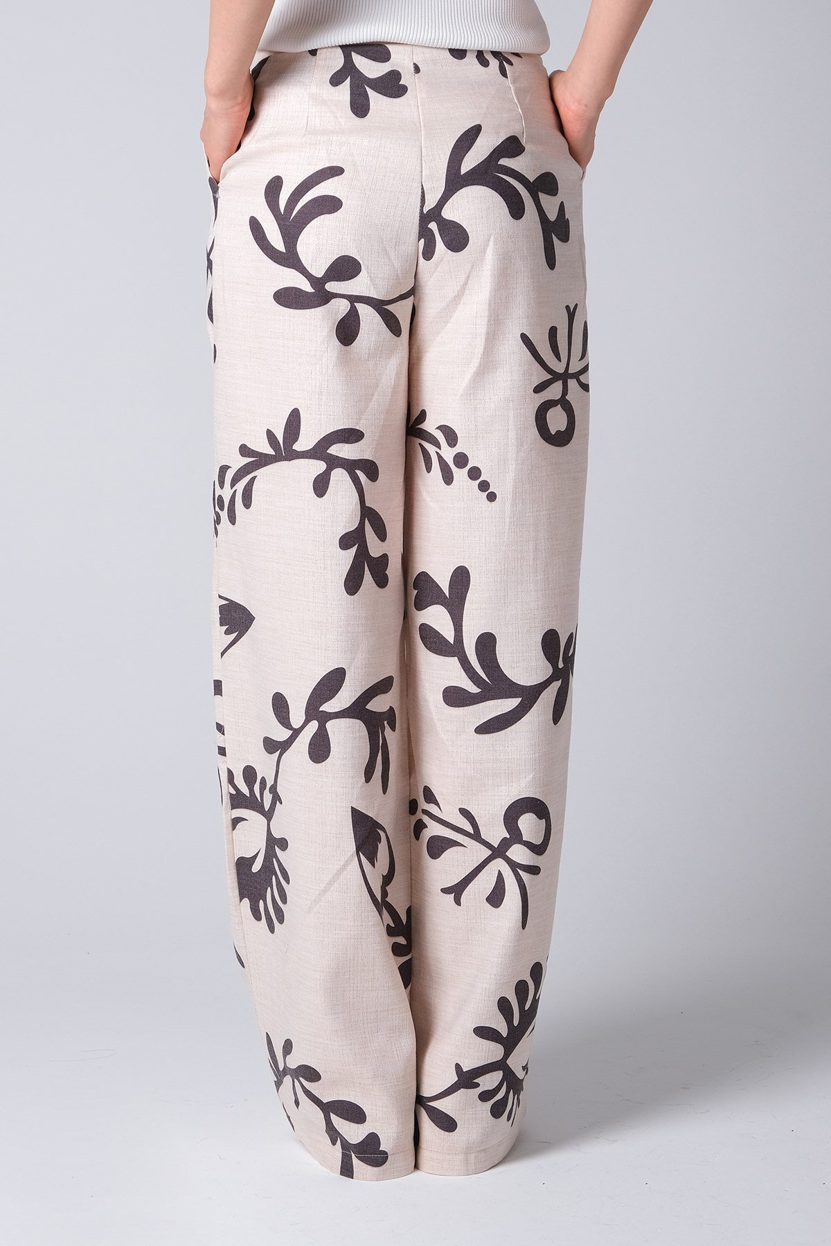 Siyah Renk Kadın Bol Paça Pantalon-Pantolon-Mio Gusto-G0025BLK