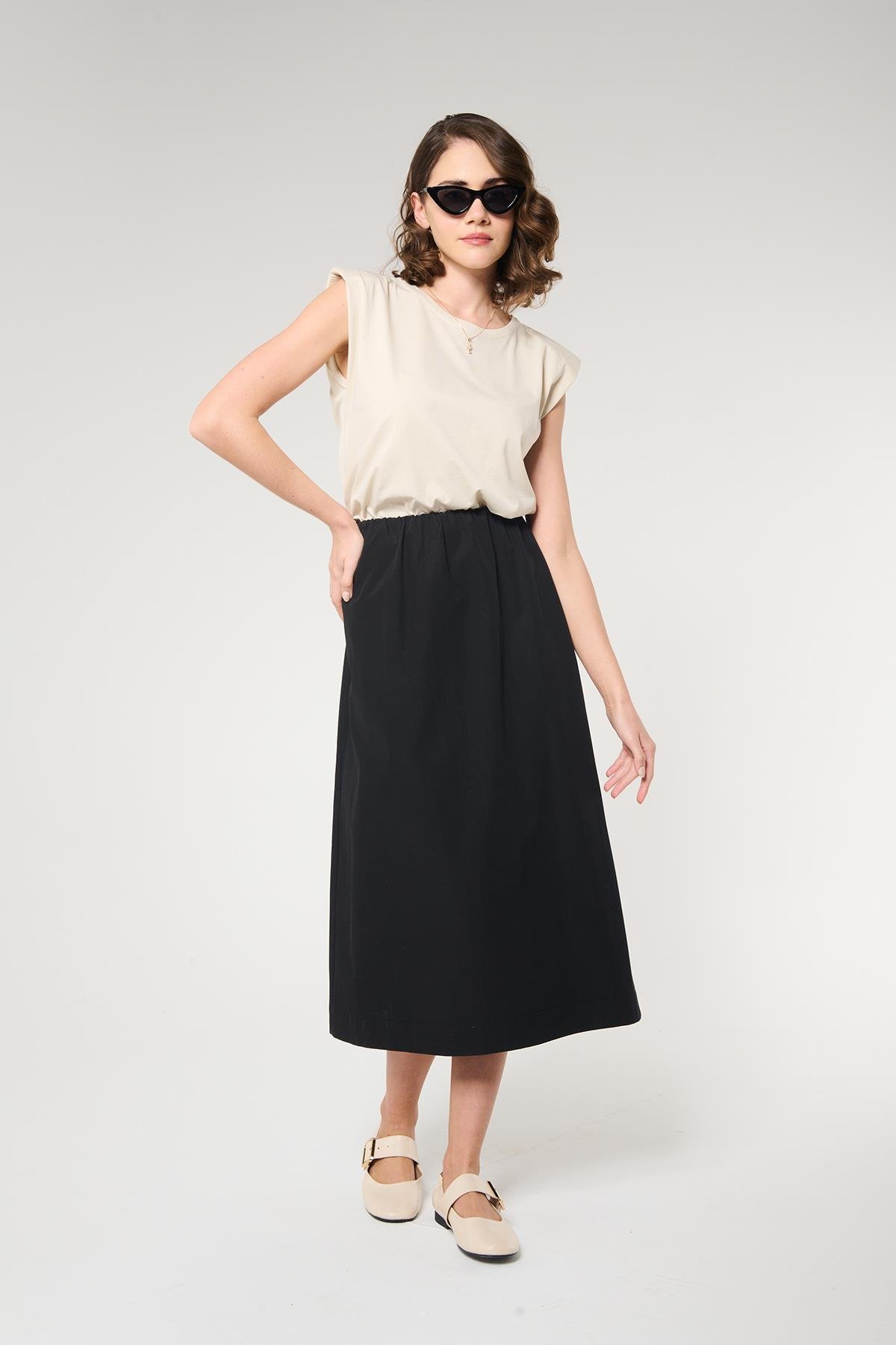 Siyah Renk Kalem Formlu Uzun Etek