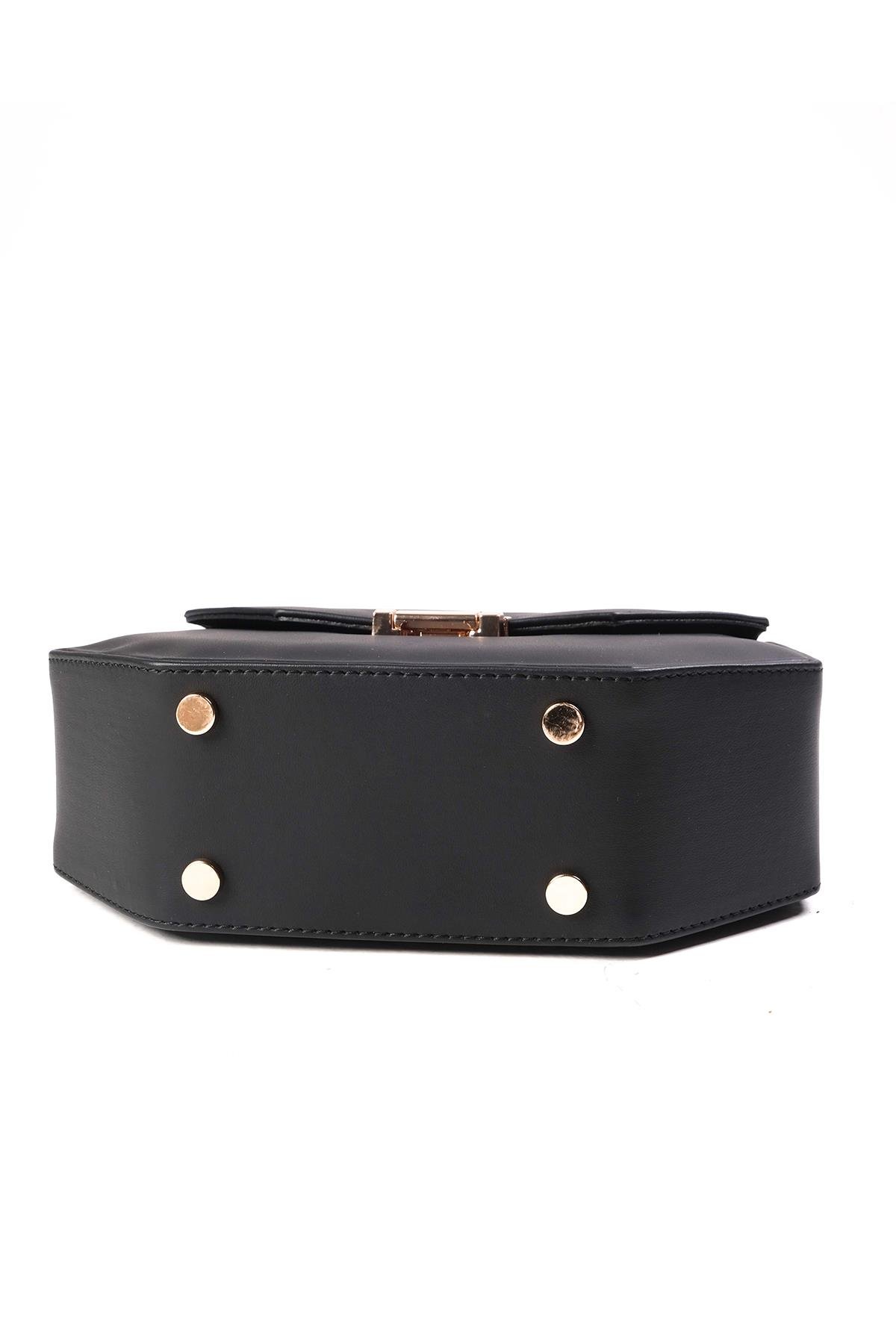 Siyah Renk Kilit Aksesuarlı Kutu Çanta-ÇANTA-Mio Gusto-C0051BLC