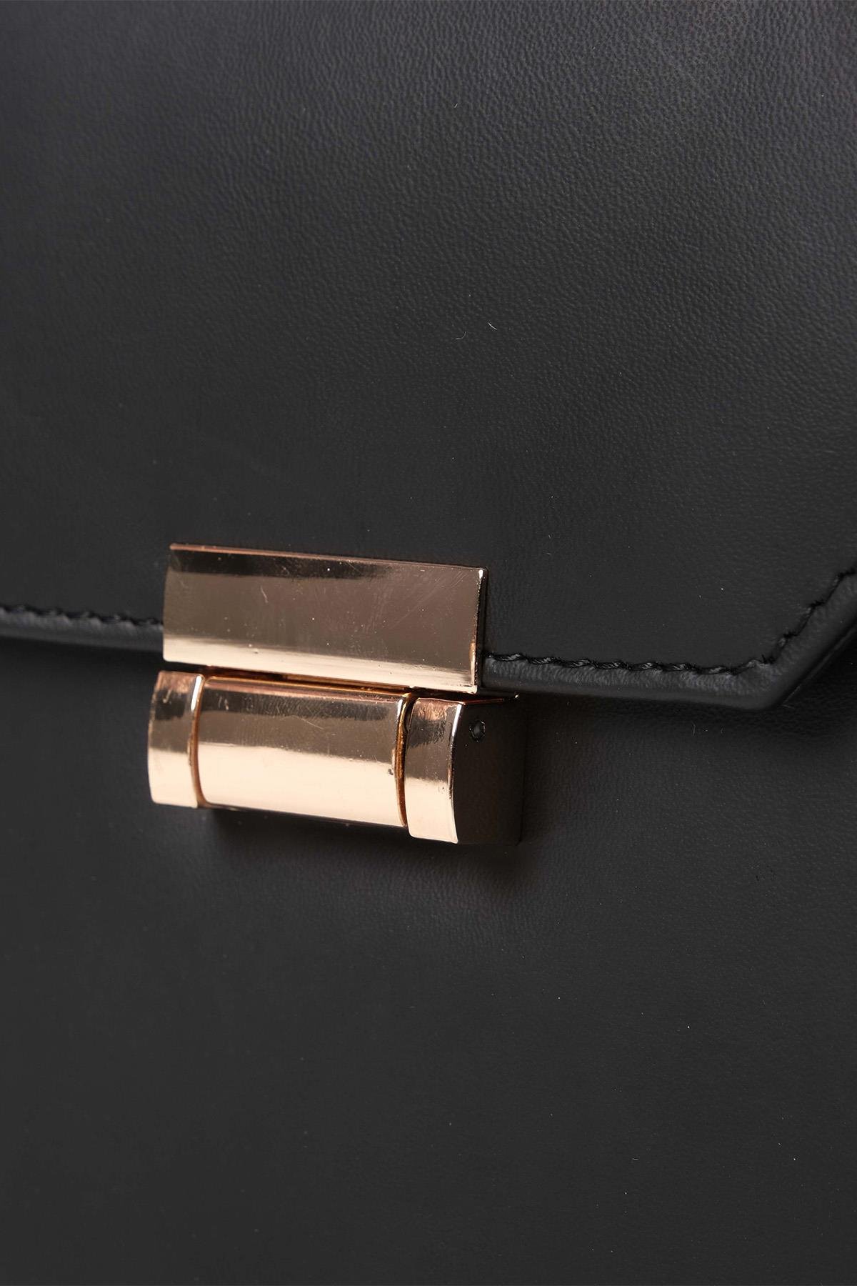 Siyah Renk Kilit Aksesuarlı Kutu Çanta-ÇANTA-Mio Gusto-C0051BLC