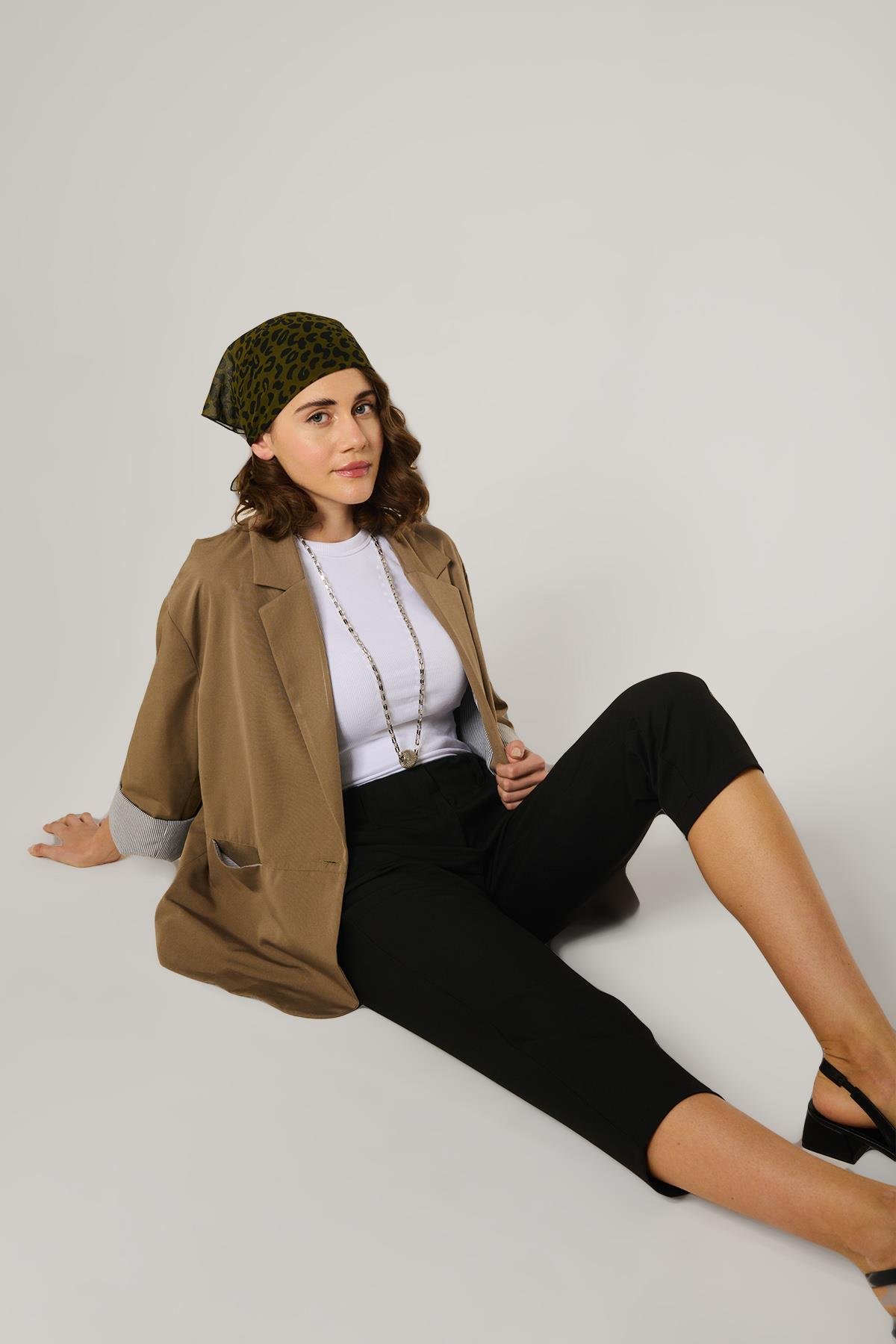 Siyah Renk Likralı Skinny Bermuda