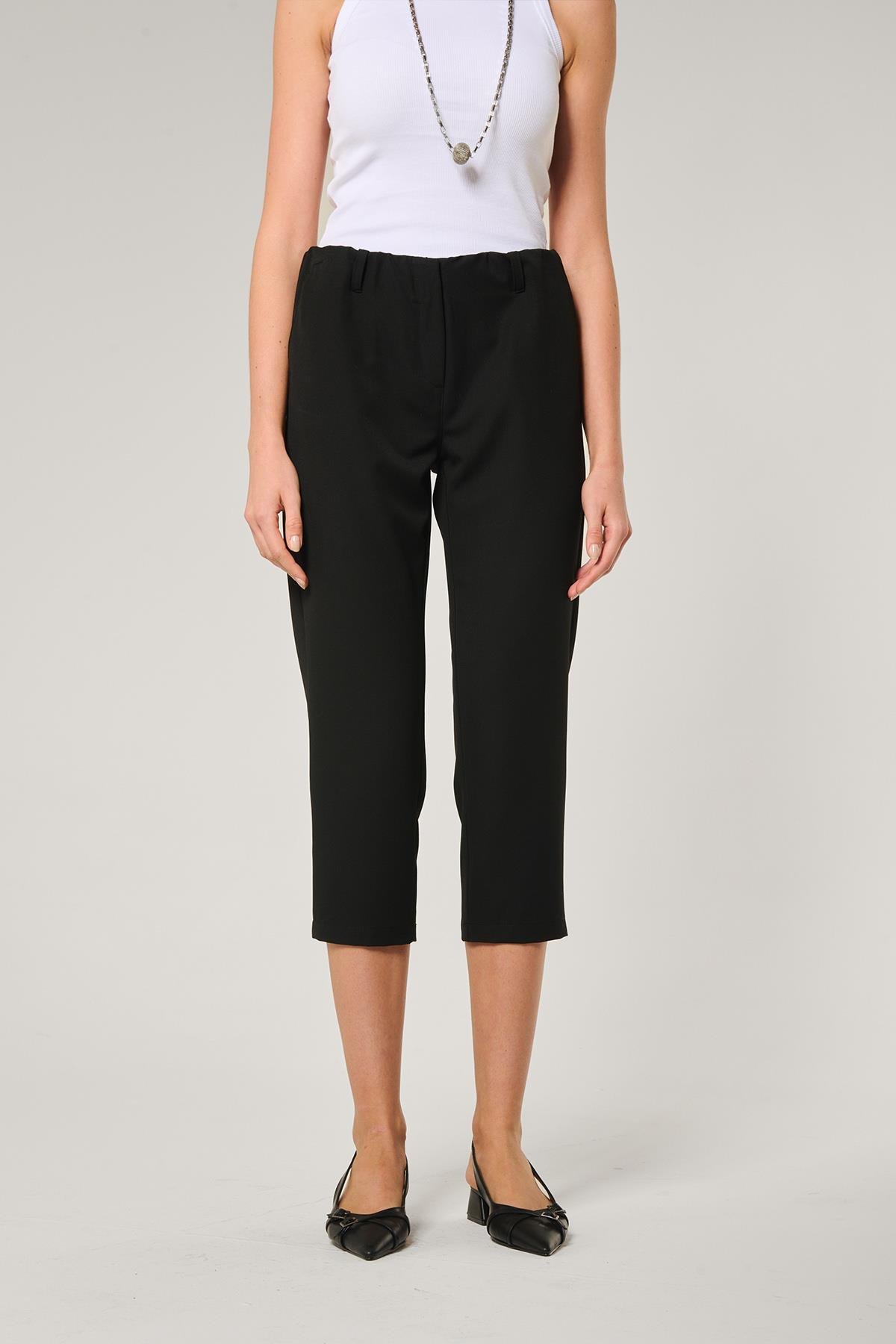 Siyah Renk Likralı Skinny Bermuda