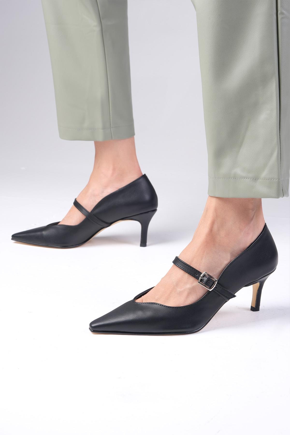 Solene Siyah Renk Topuklu Ayakkabı-Low Heels-Mio Gusto-02334BLC