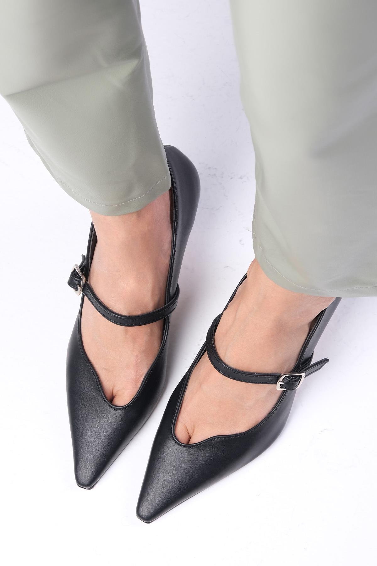 Solene Siyah Renk Topuklu Ayakkabı-Low Heels-Mio Gusto-02334BLC
