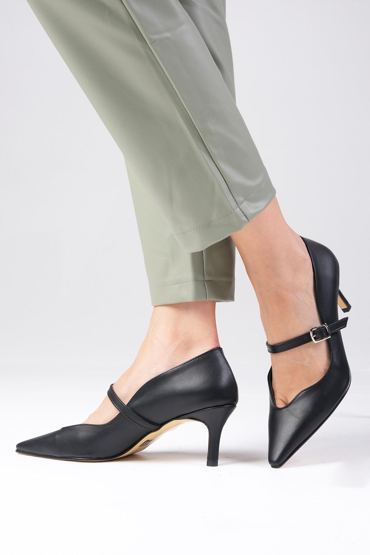 Solene Siyah Renk Topuklu Ayakkabı-Low Heels-Mio Gusto-02334BLC