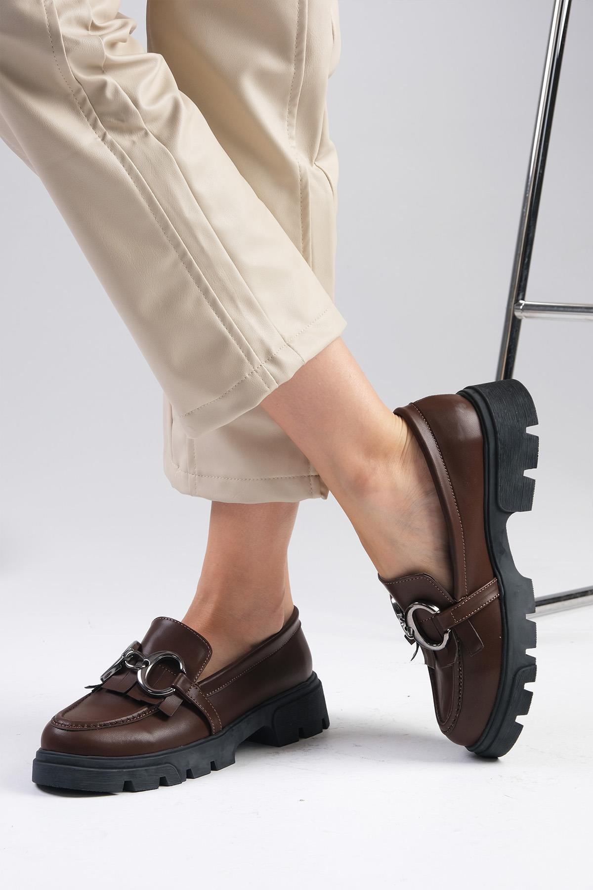 Suzi Kahverengi Kalın Tabanlı Oxford Ayakkabı-DÜZ AYAKKABI-Mio Gusto-01513BRC