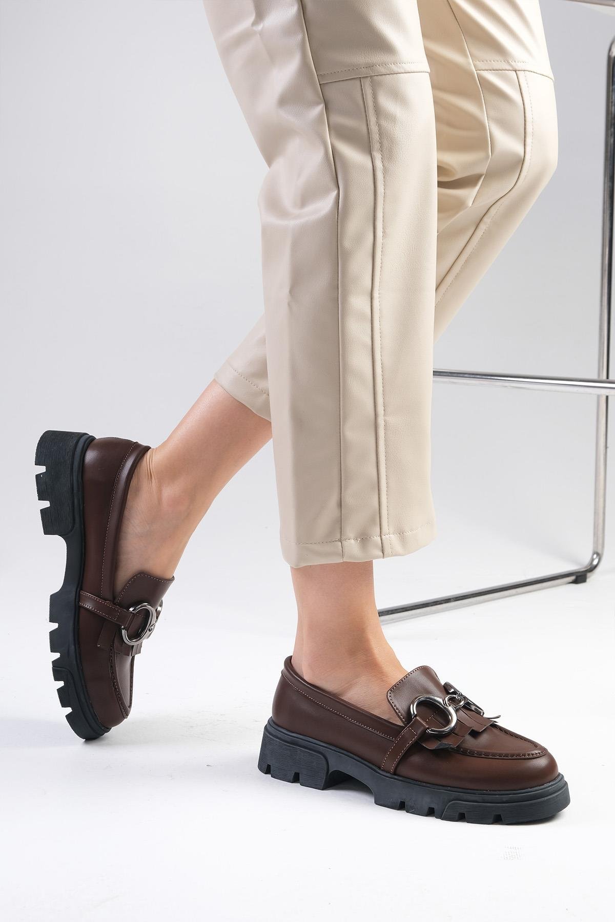 Suzi Kahverengi Kalın Tabanlı Oxford Ayakkabı-DÜZ AYAKKABI-Mio Gusto-01513BRC