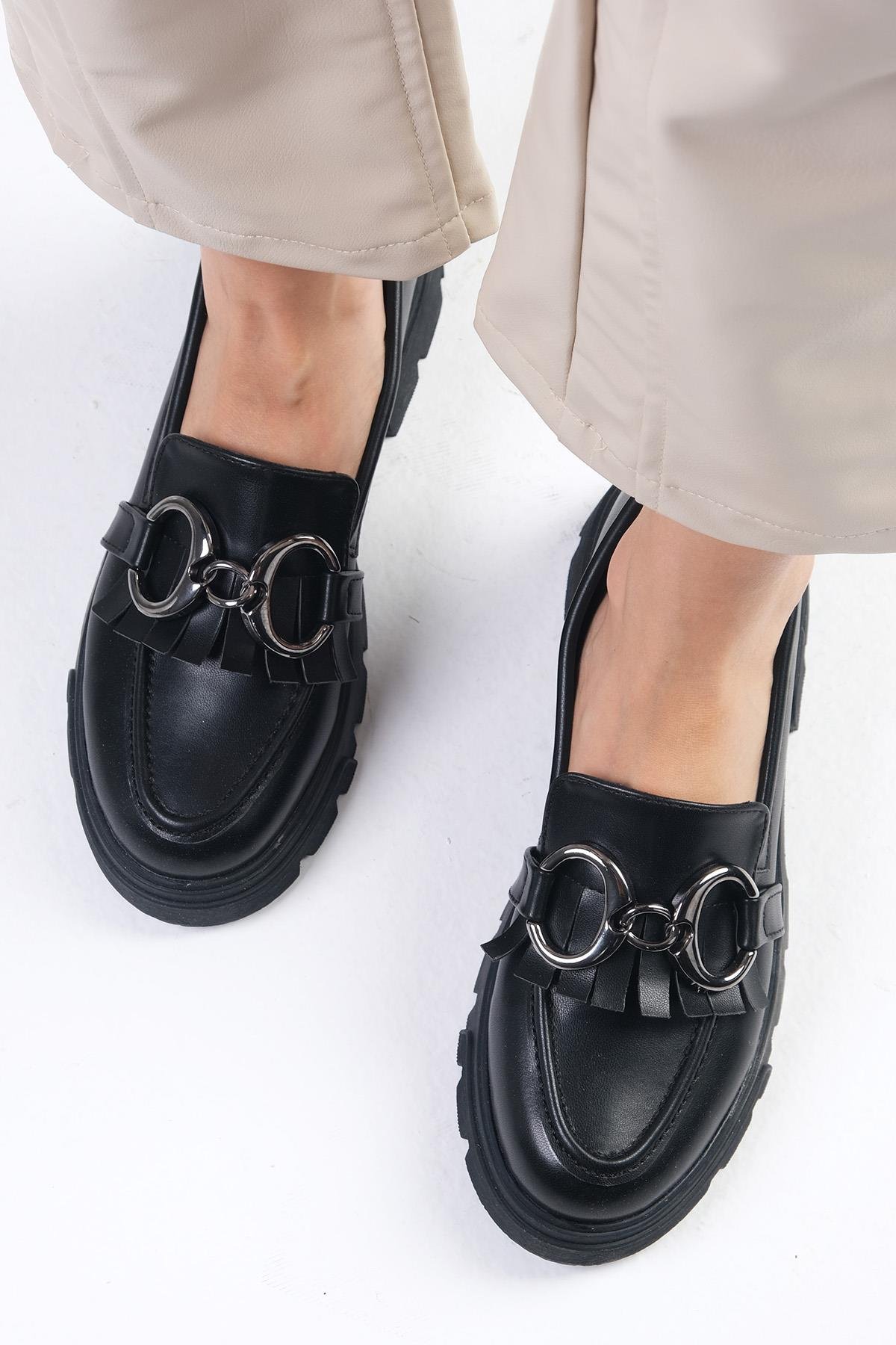 Suzi Siyah Renk Kalın Tabanlı Oxford Ayakkabı-DÜZ AYAKKABI-Mio Gusto-01513BLC