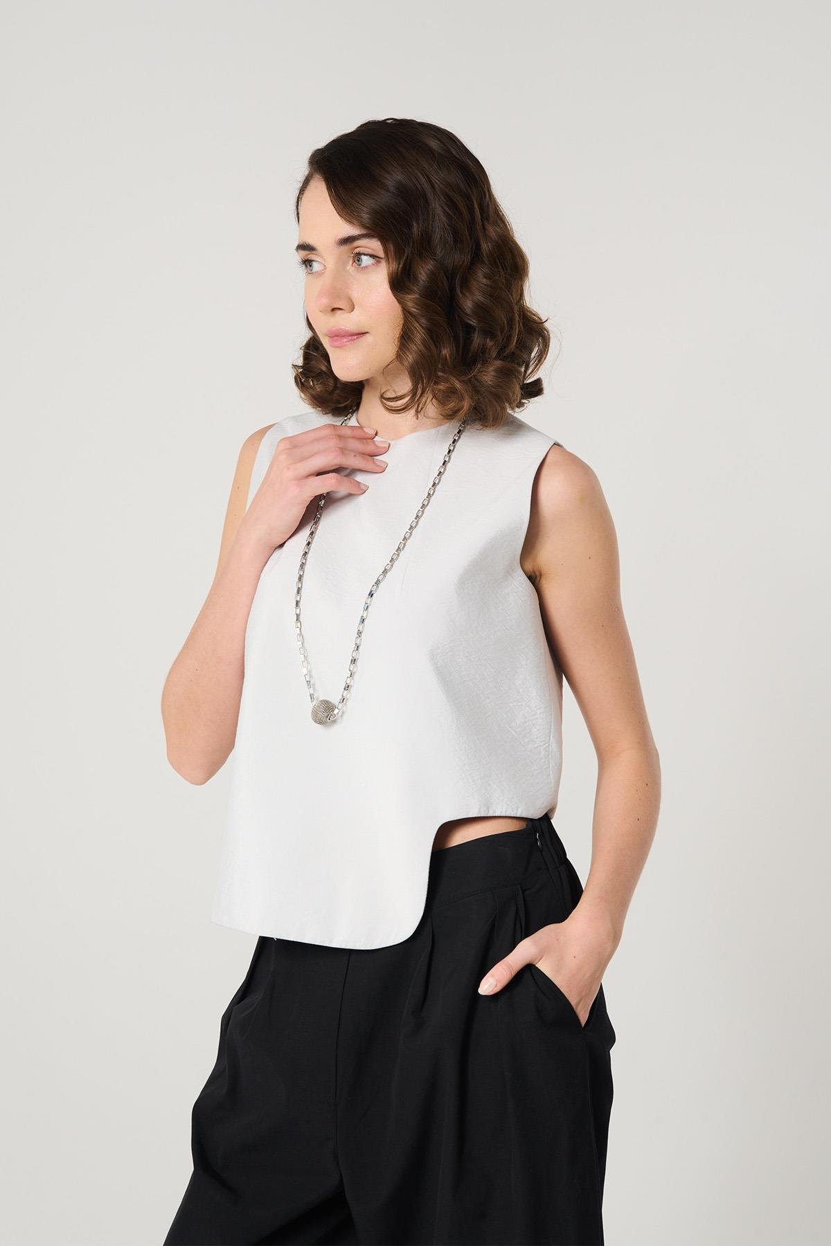 Taş Rengi Kolsuz Asimetrik Bluz