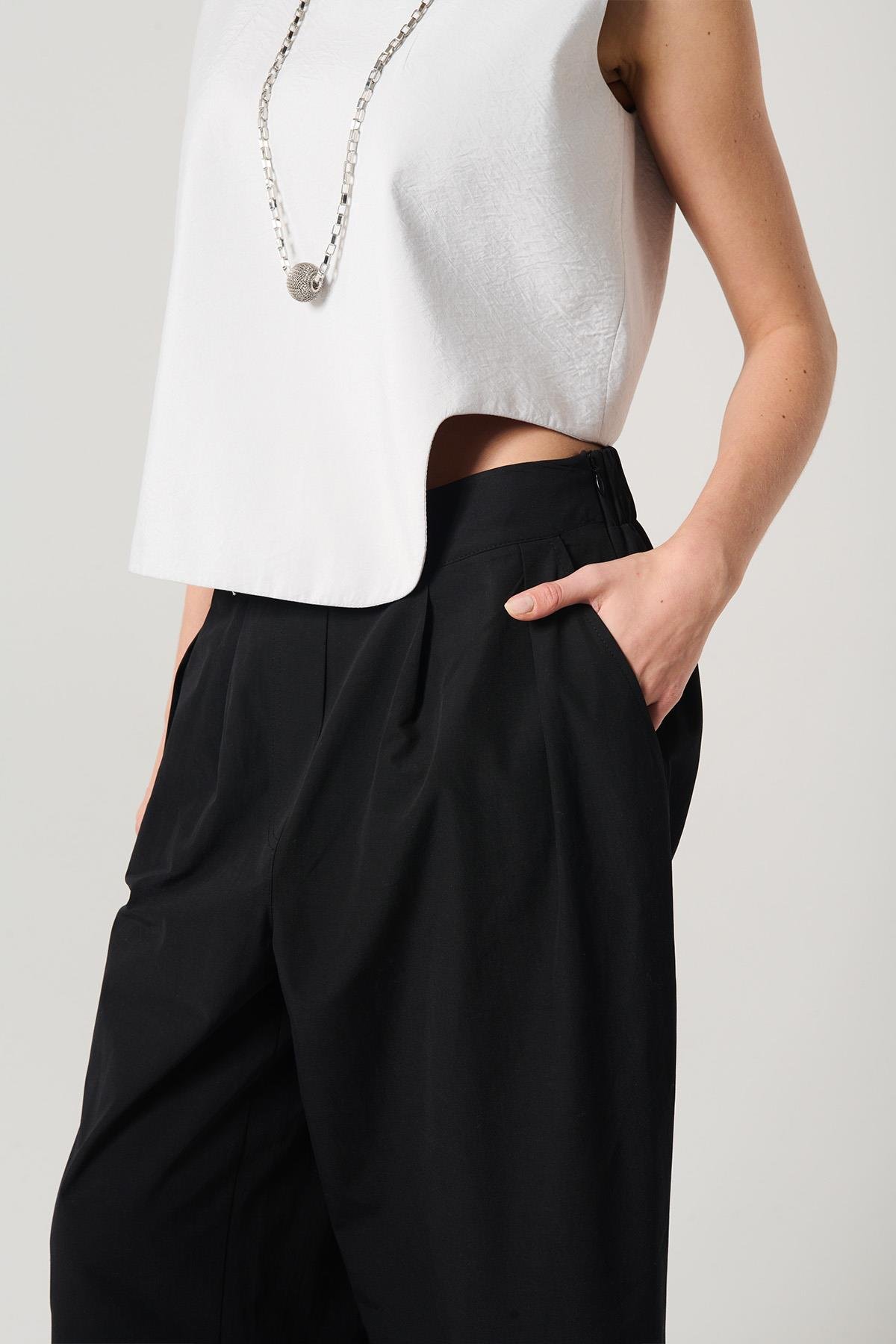 Taş Rengi Kolsuz Asimetrik Bluz