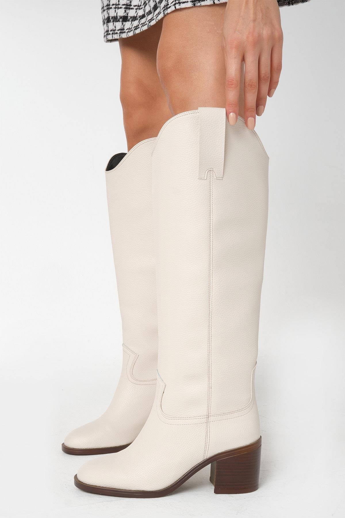 Siyah Renk Hakiki Deri Görünümlü Blok Topuklu Uzun Çizme