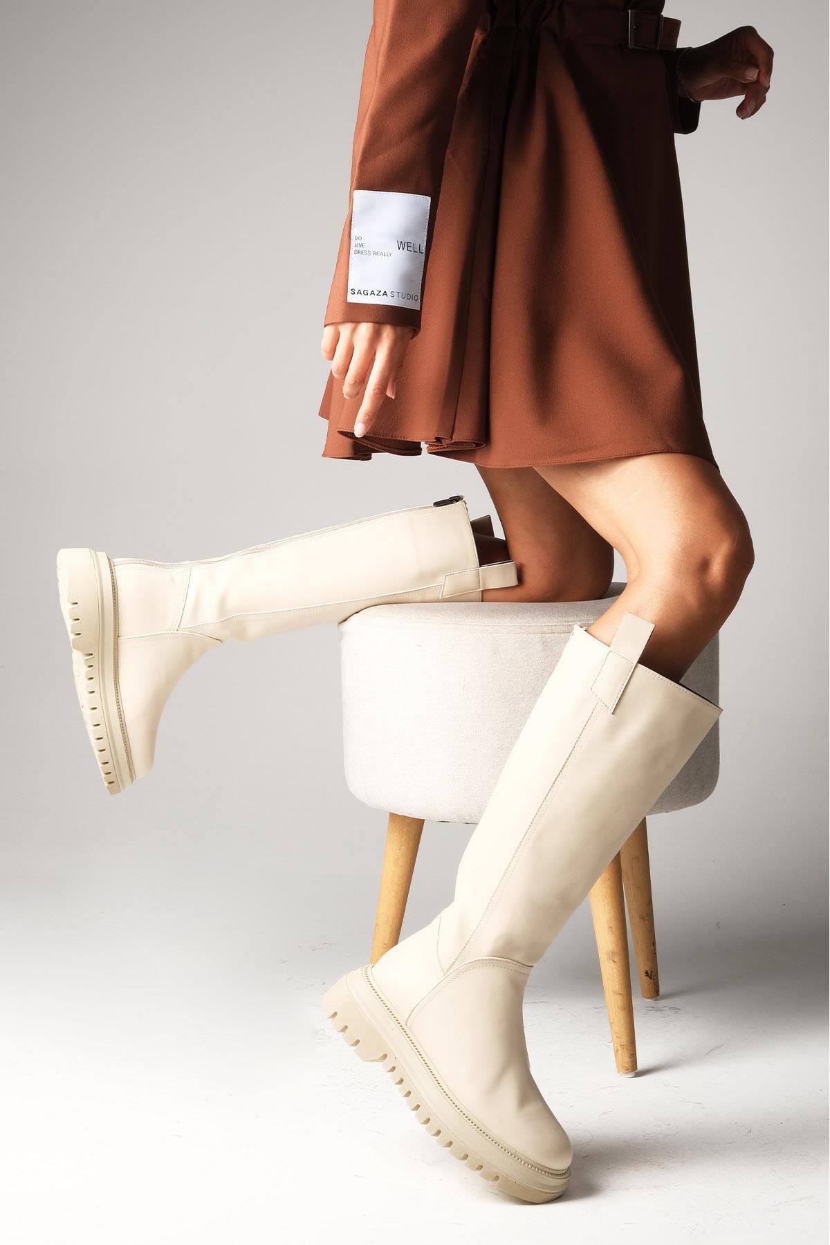 Veronica Bej Renk Fermuarlı Postal Çizme-ÇİZME-Mio Gusto-01363NUC