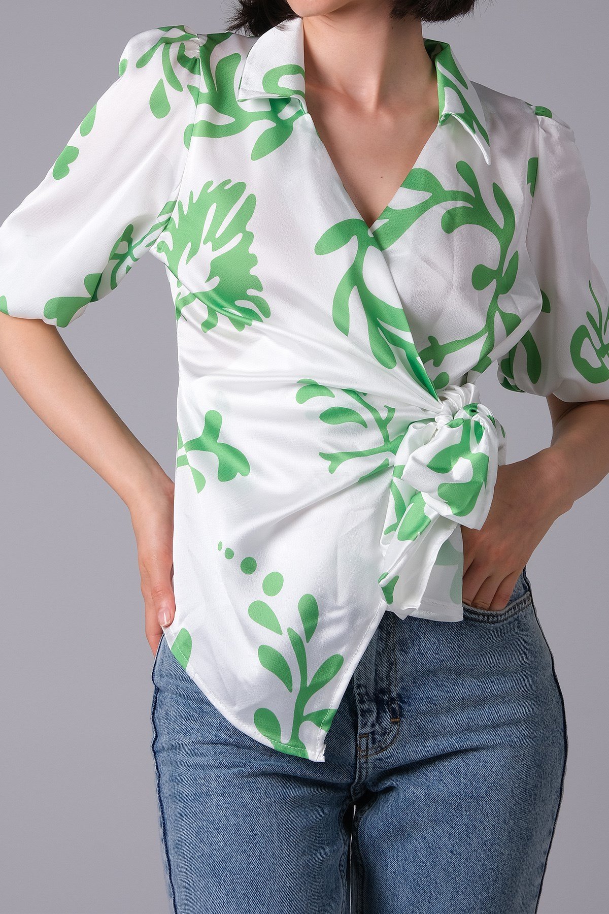 Yeşil Renk Desenli Kadın Bluz Gömlek-Gömlek -Mio Gusto-G0028GNK