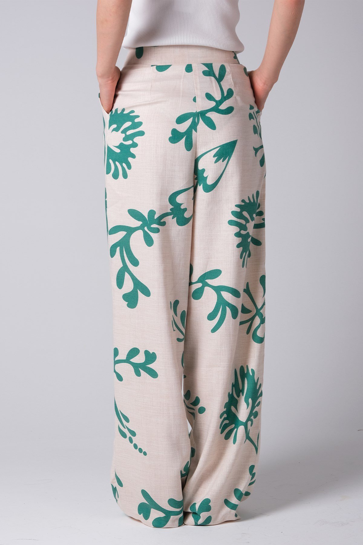 Yeşil Renk Kadın Bol Paça Pantalon-Pantolon-Mio Gusto-G0025GNK