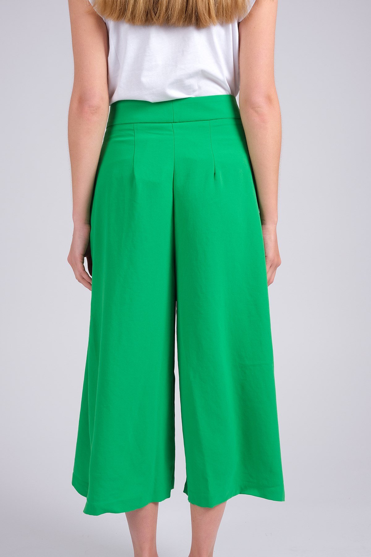 Yeşil Renk Yanları Yırtmaçlı Kadın Pantalon-Pantolon-Mio Gusto-G0021GNK