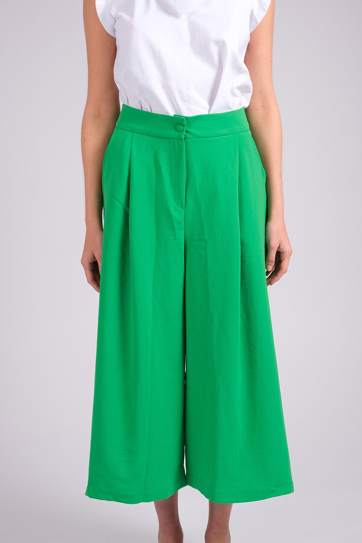 Yeşil Renk Yanları Yırtmaçlı Kadın Pantalon-Pantolon-Mio Gusto-G0021GNK