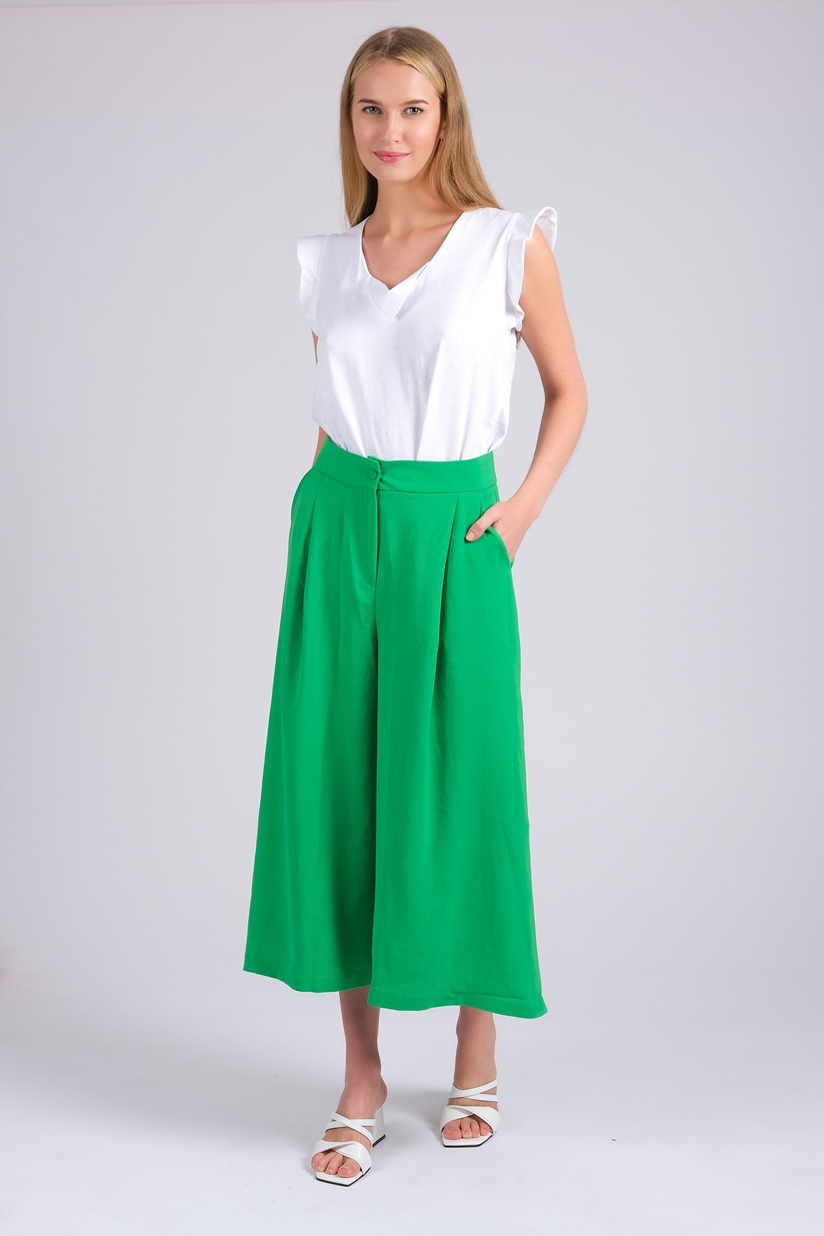 Yeşil Renk Yanları Yırtmaçlı Kadın Pantalon-Pantolon-Mio Gusto-G0021GNK