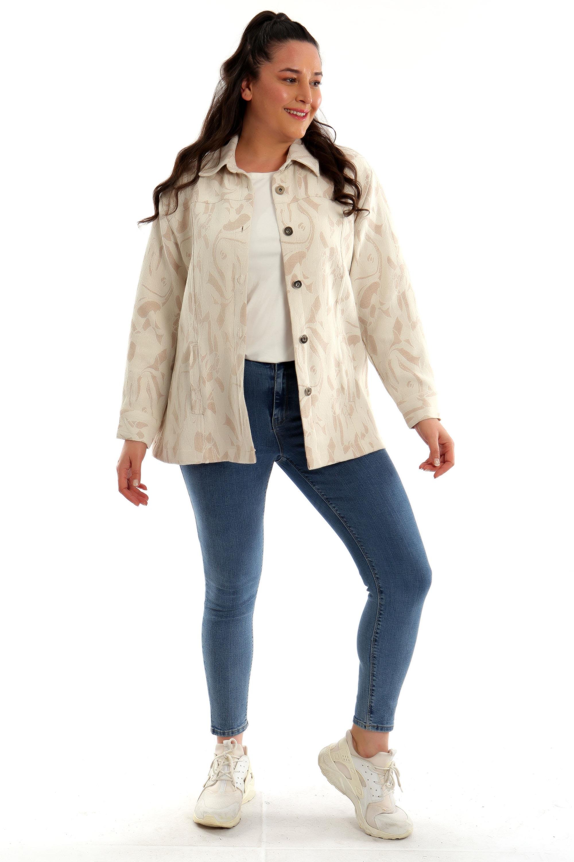 Büyük Beden Çakma Düğmeli Jakar Bej Ceket