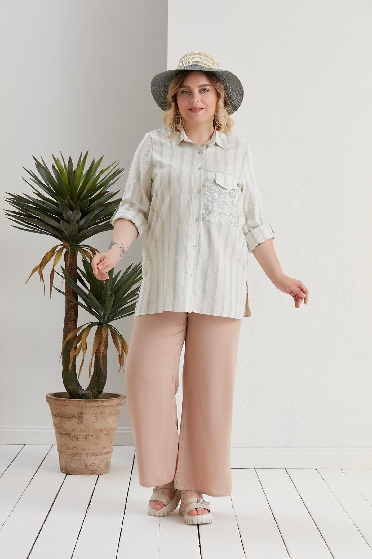 Büyük Beden Çizgili Cebi Zebra Desen Baskılı Mint Yeşili Gömlek