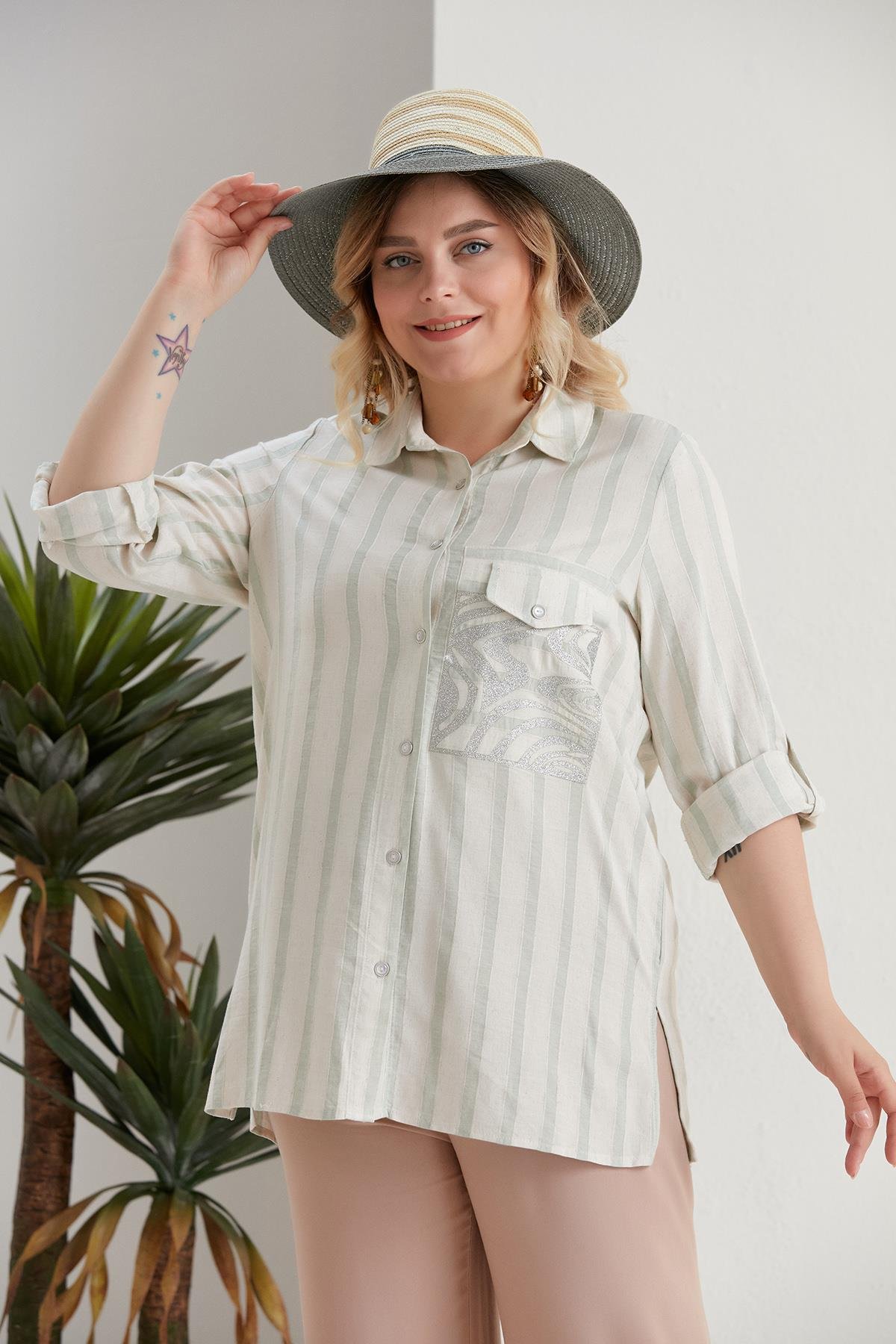 Büyük Beden Çizgili Cebi Zebra Desen Baskılı Mint Yeşili Gömlek