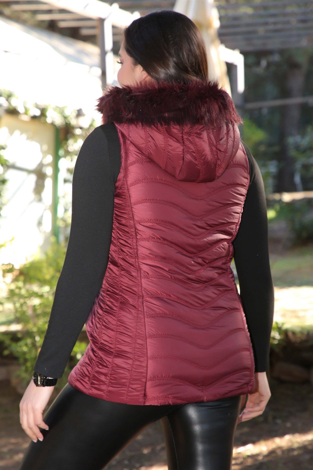 Büyük Beden Kürk Detaylı Bordo Şişme Yelek