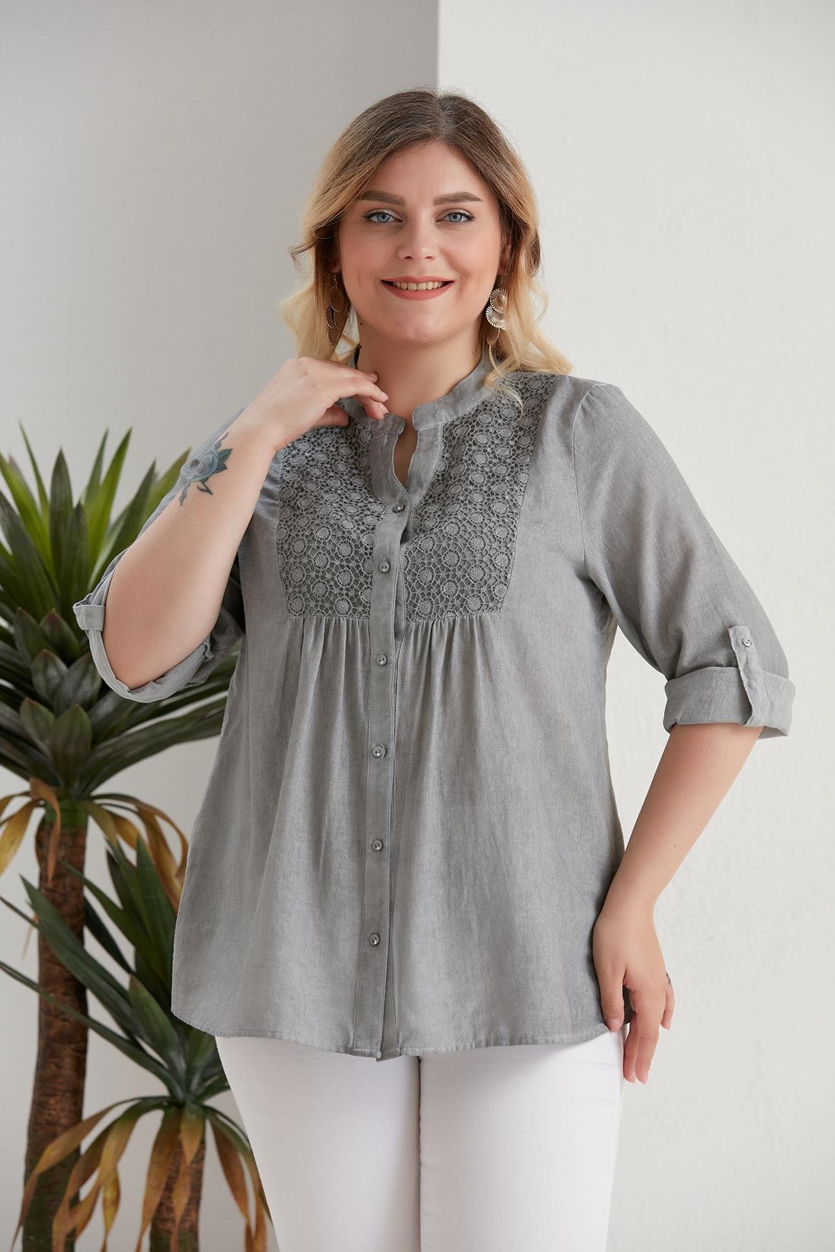 Büyük Beden Robası Dantelli Batik Füme Gömlek 