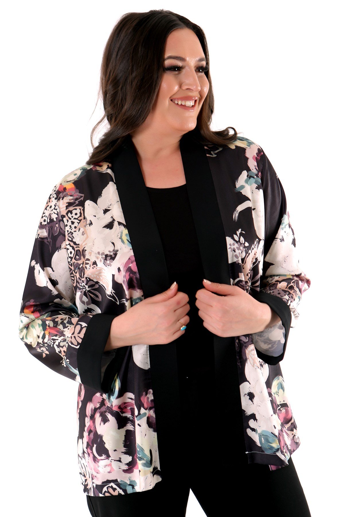 Büyük Beden Saten Çiçek Desenli Siyah Kimono 