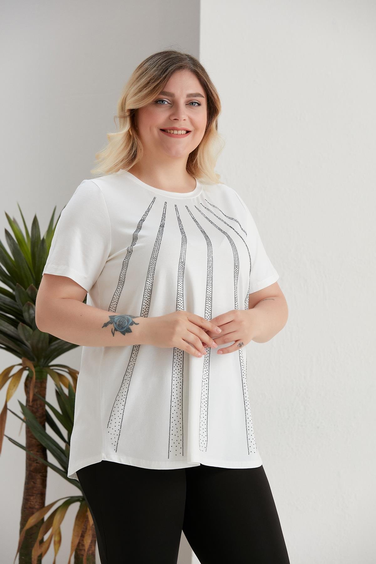 Büyük Beden Verev Taş Detaylı Ekru Bluz