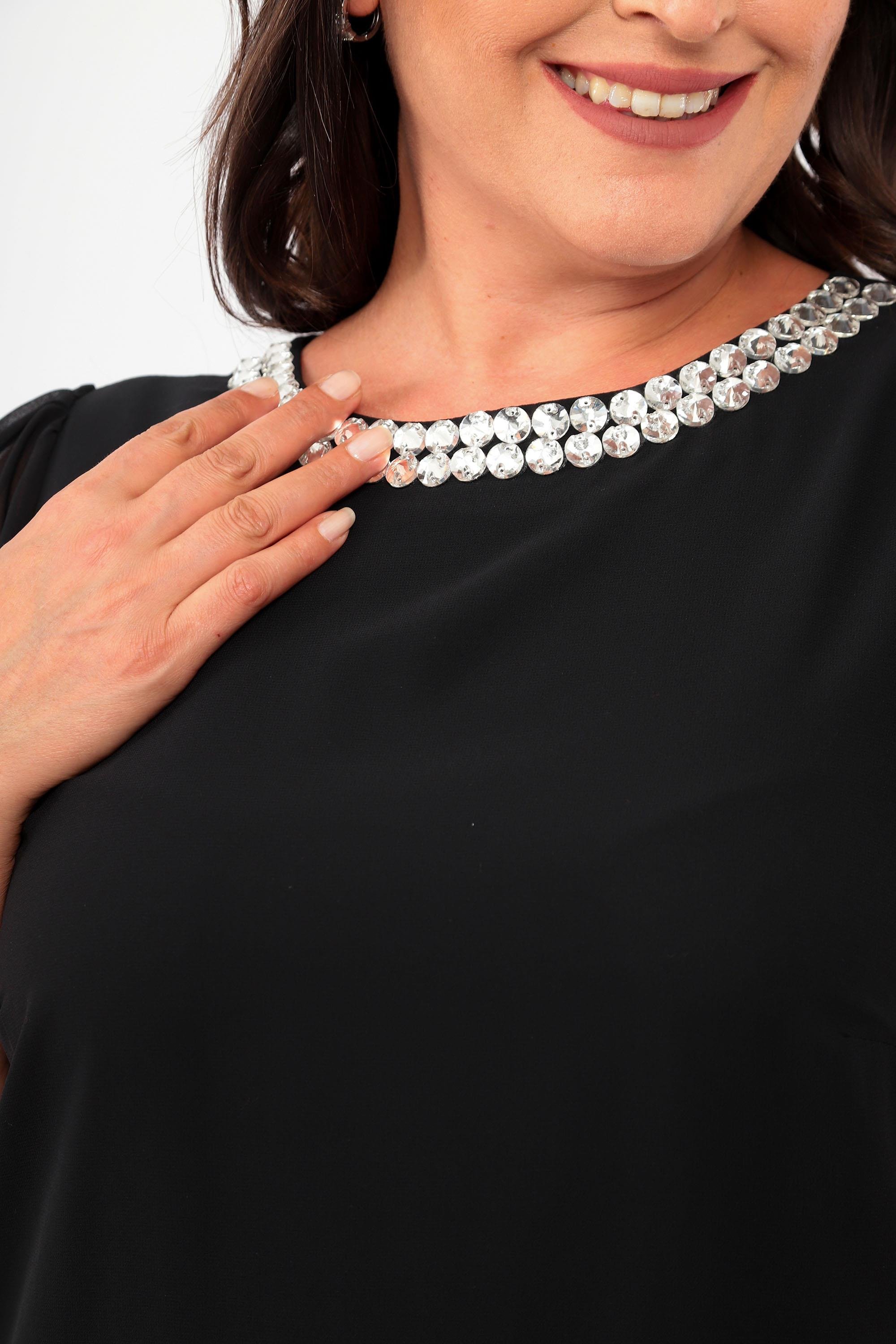 Büyük Beden Yaka Taş İşlemeli Şifon Siyah Elbise