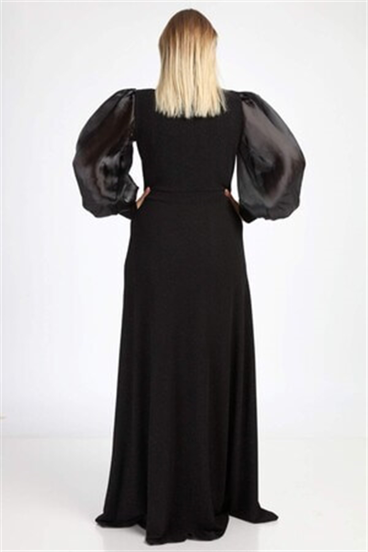 Büyük Beden Yırtmaç Detaylı Siyah Abiye Elbise