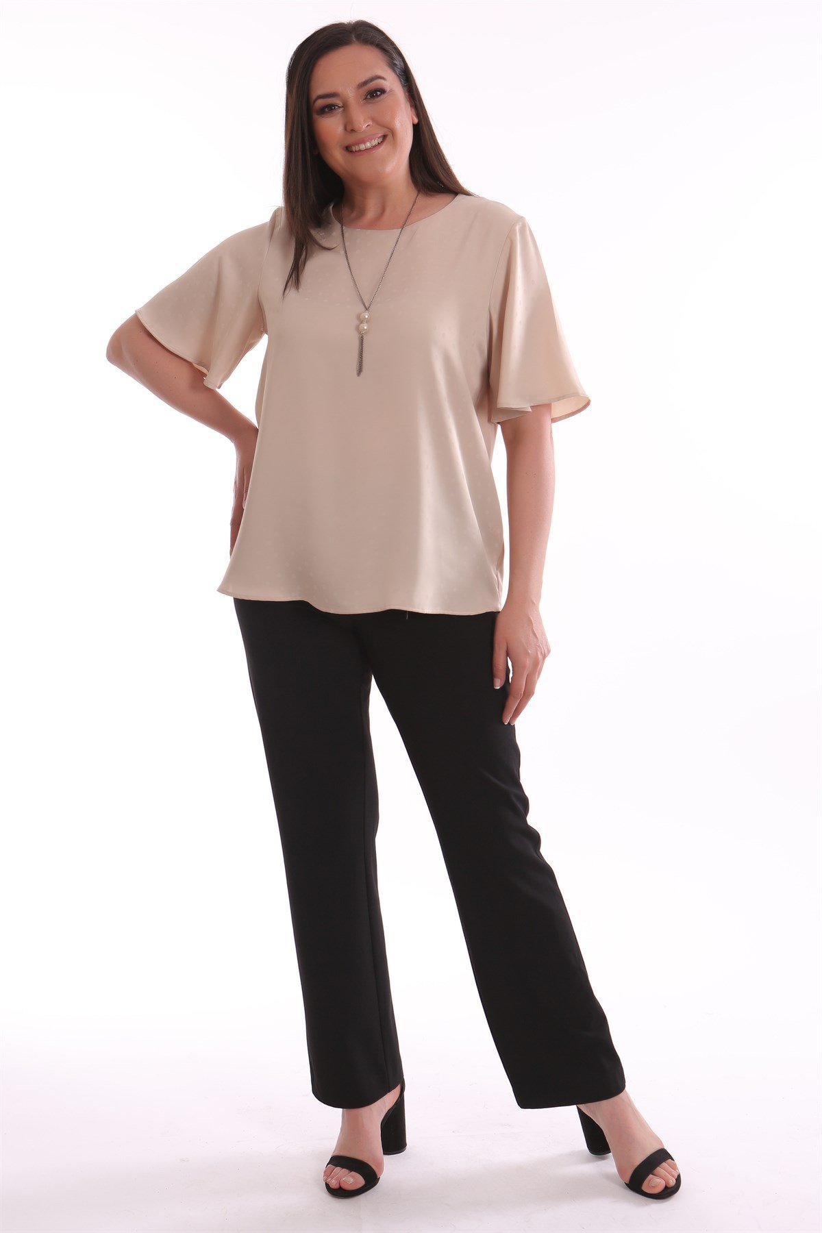 Desenli Kısa Kol Bej Bluz 