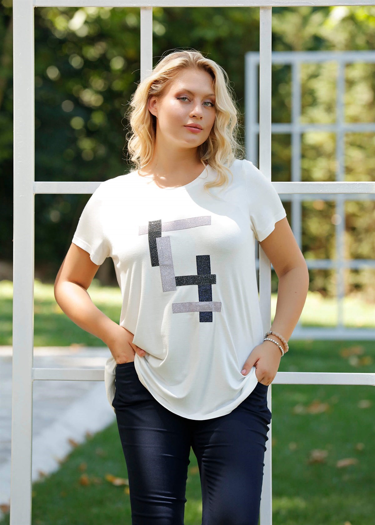 Labirent Desenli Bisiklet Yaka Basic Ekru Bluz