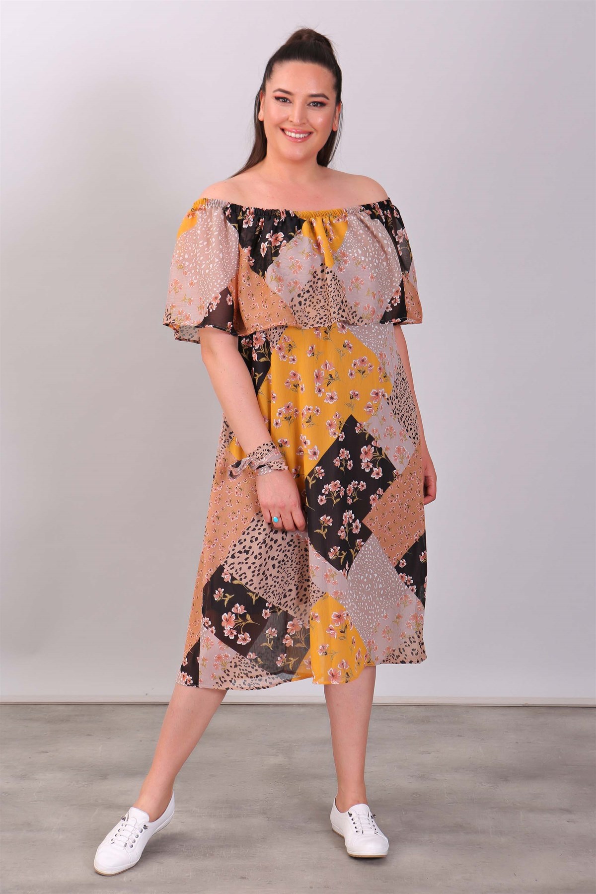 Omuz Lastikli Şifon Siyah Elbise