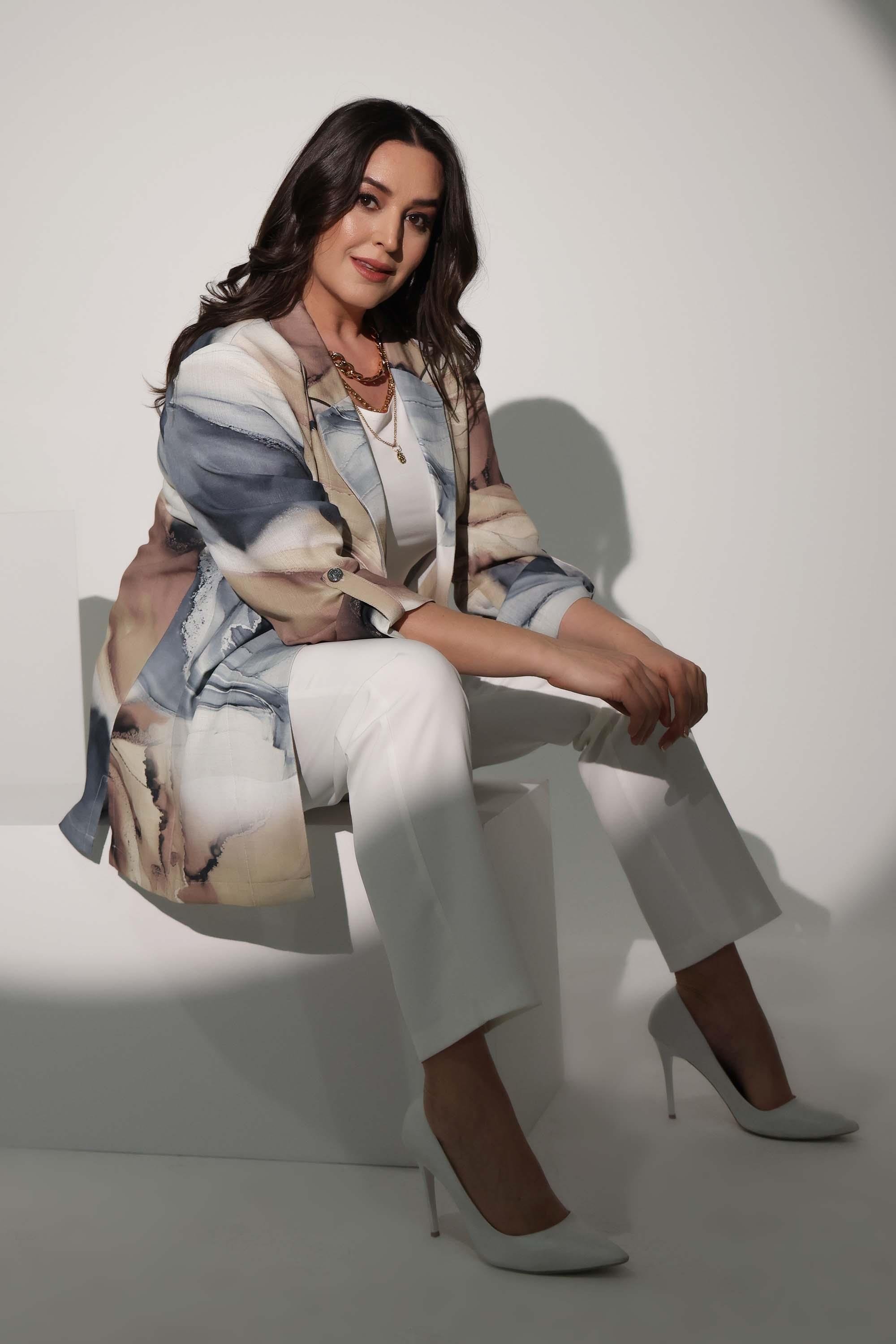 Trend42plus Büyük Beden Batik Desen Kruvaze Yaka Gri Ceket 