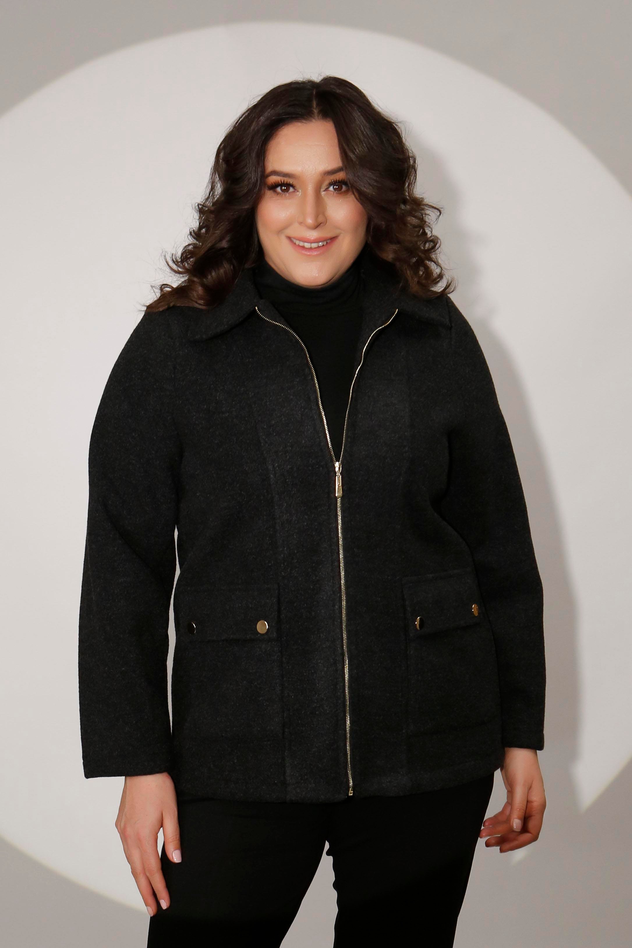 Trend42plus Büyük Beden Cep Kapaklı Fermuarlı Siyah Kaşe Kaban