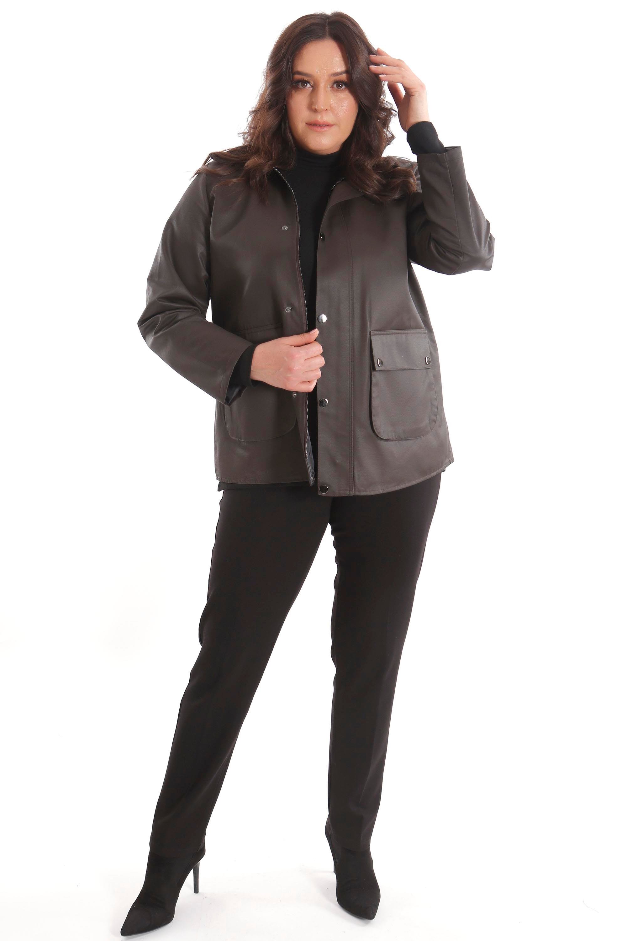 Trend42plus Büyük Beden Kadife Yakalı Çıt Çıt Düğme Detaylı Kahverengi Kaban