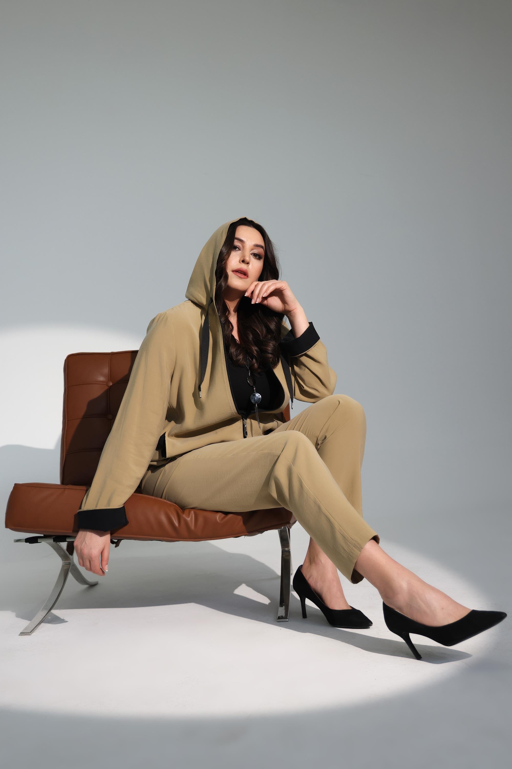 Trend42plus Büyük Beden Kapüşonlu Fermuarlı Bej Trençkot