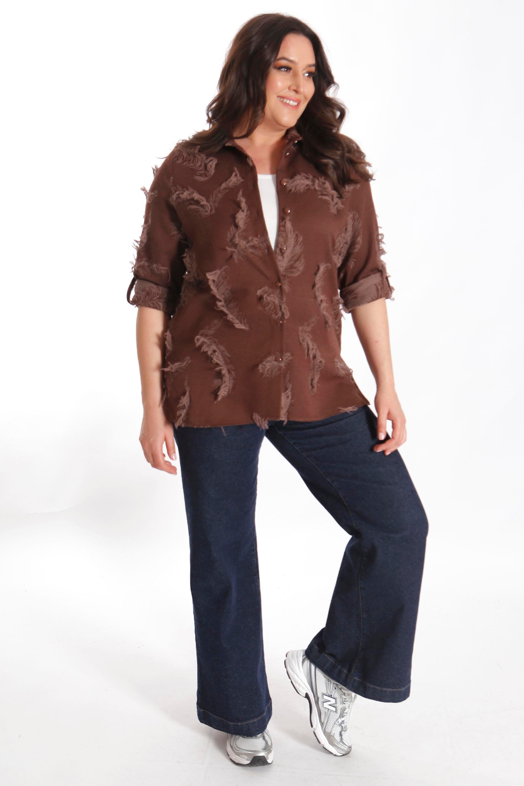 Trend42plus Büyük Beden Kendinden Desenli Kahverengi Gömlek