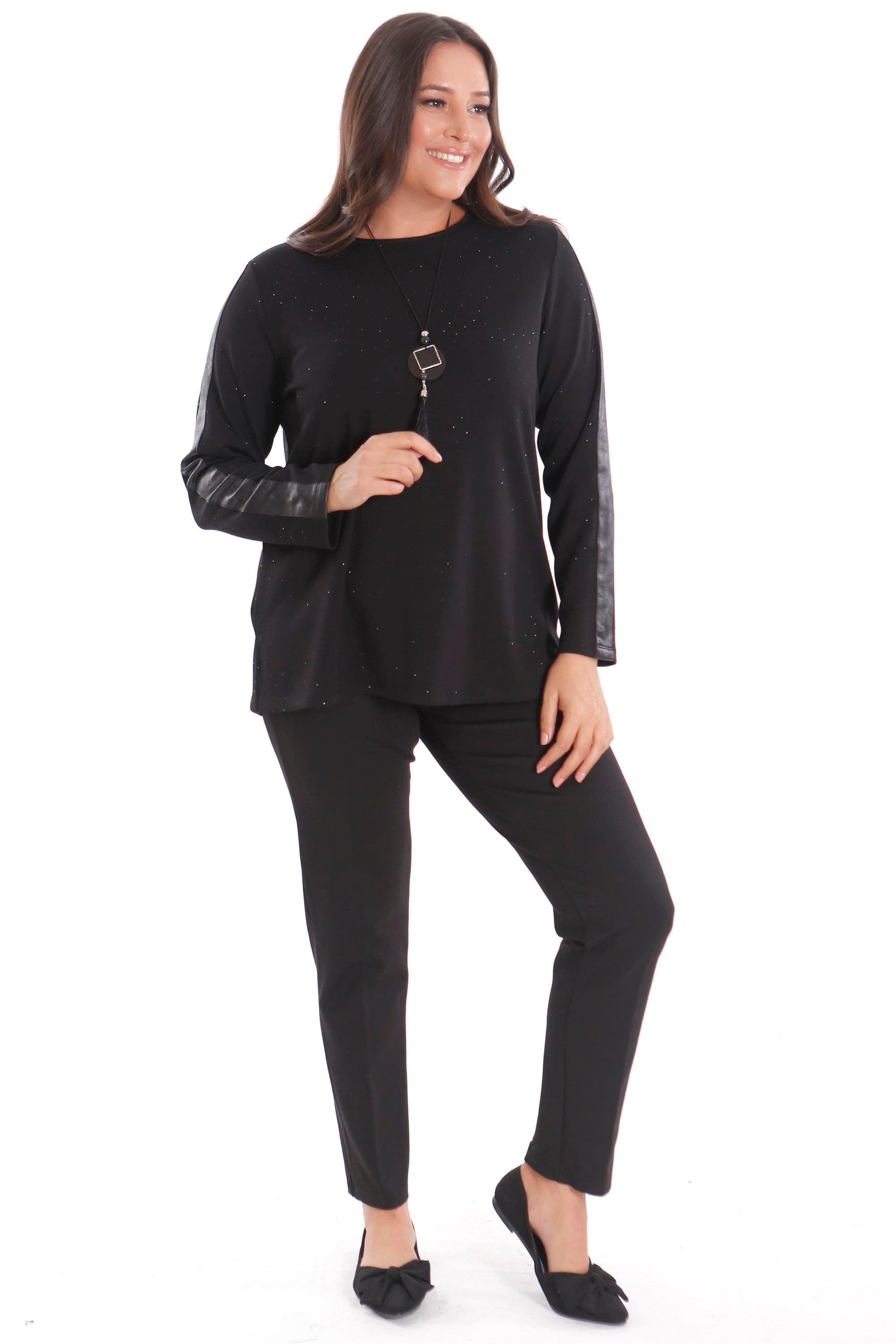 Trend42plus Büyük Beden Kolu Deri Şerit Detaylı Kendinden Taşlı Siyah Bluz 