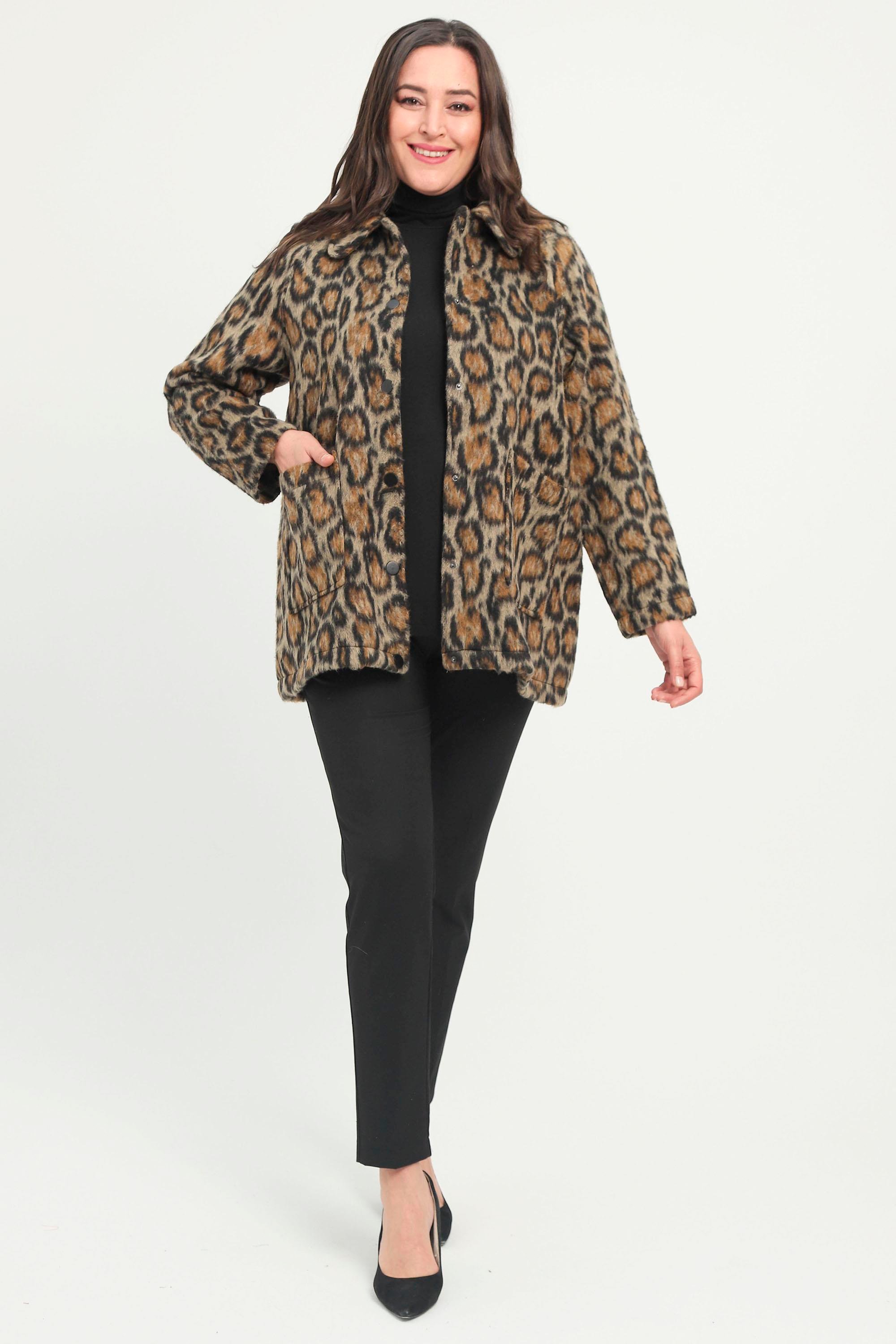 Trend42plus Büyük Beden Leopar Desenli Çıt Çıt Düğmeli Erkek Yaka Kaban