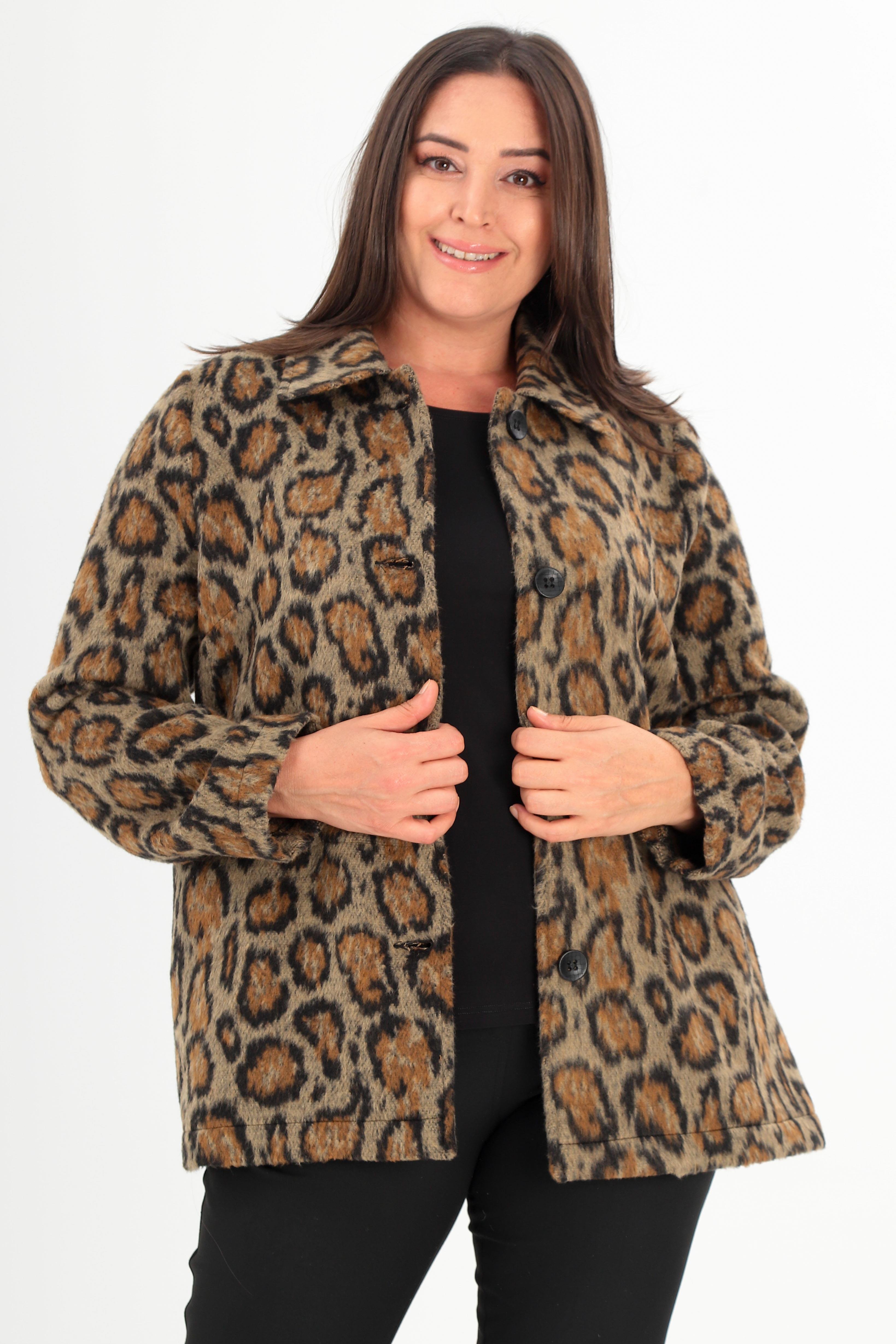 Trend42plus Büyük Beden Leopar Desenli Düğmeli Kahverengi Erkek Yaka Kaban