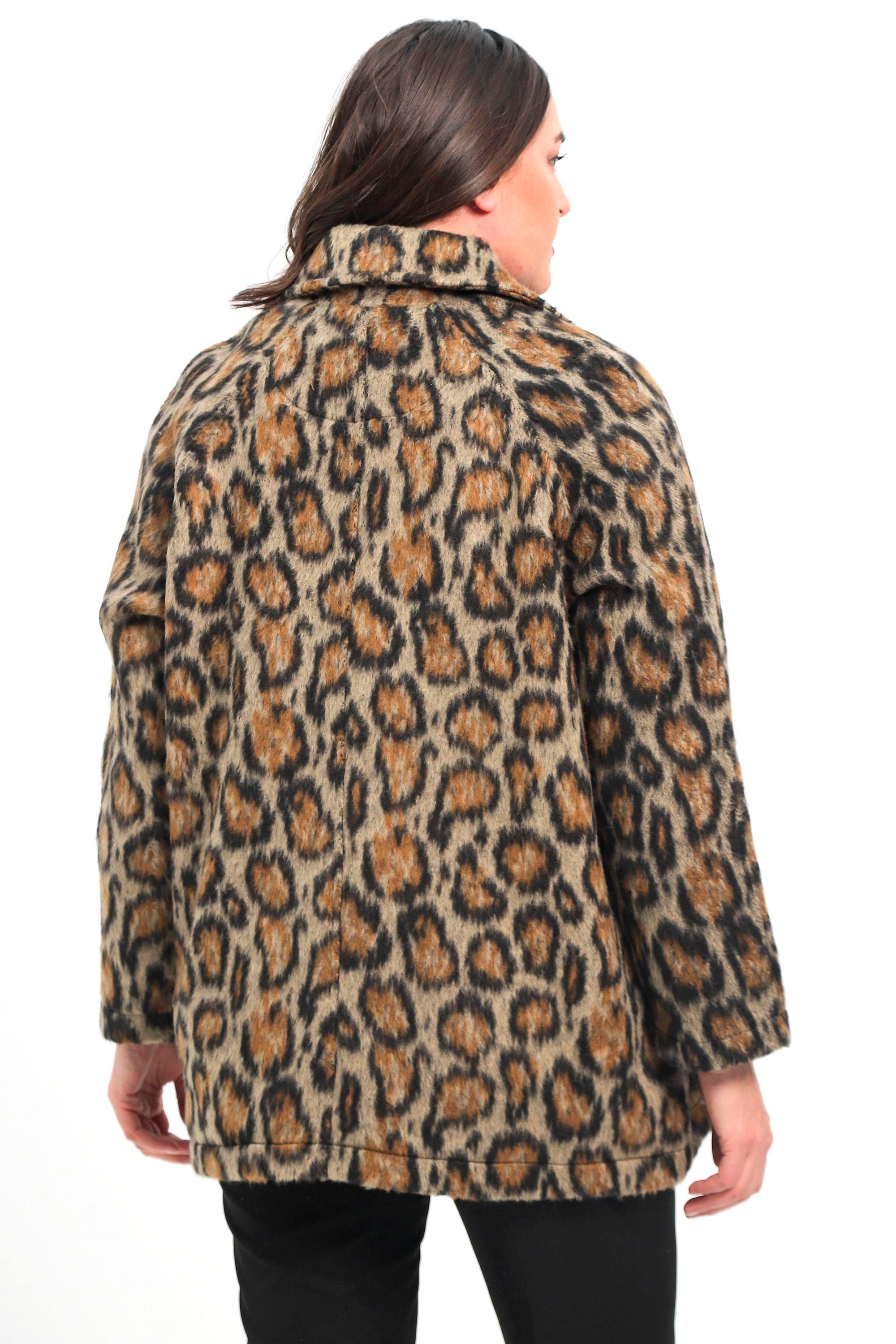 Trend42plus Büyük Beden Leopar Desenli Çıt Çıt Düğmeli Erkek Yaka Kaban