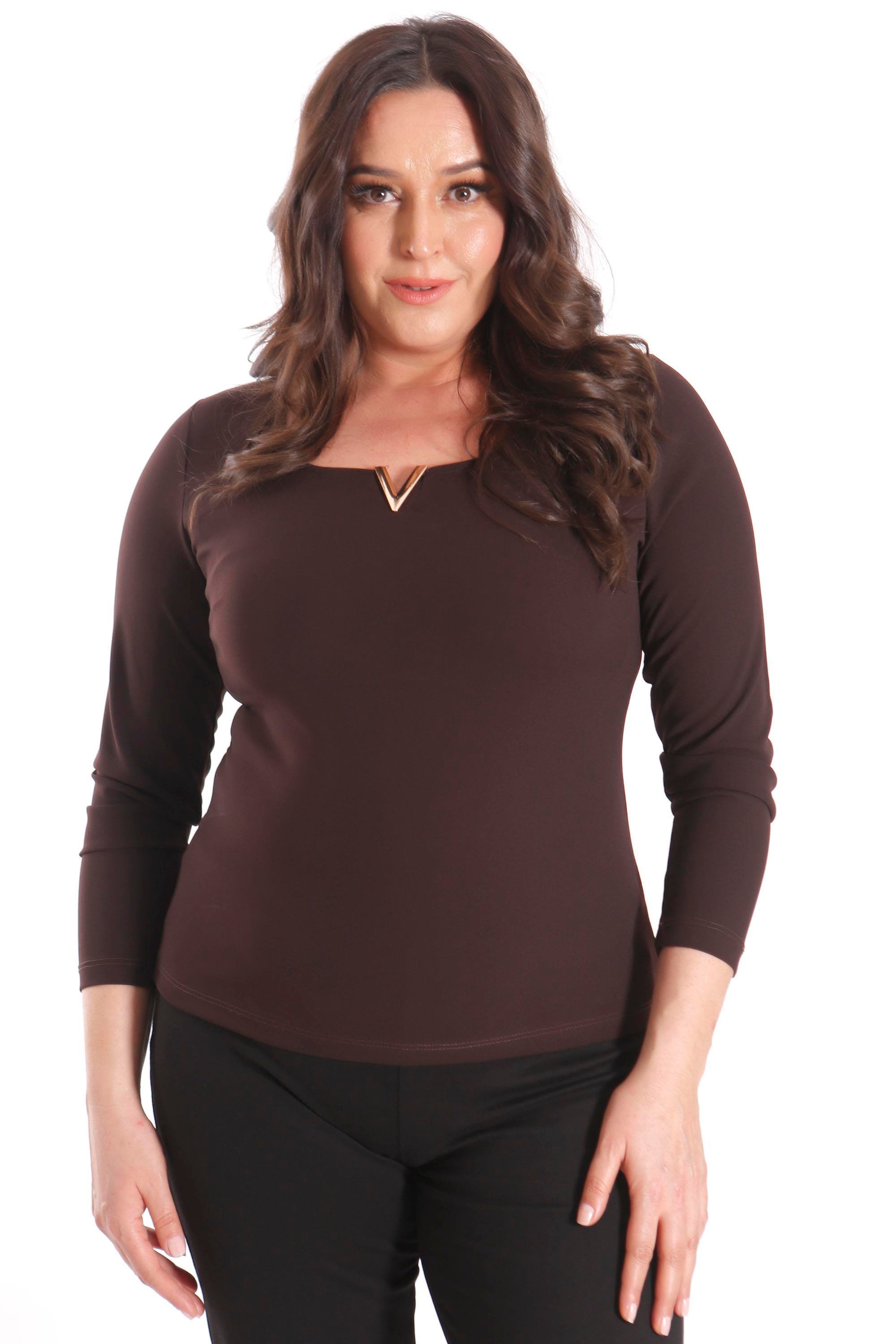 Trend42plus Büyük Beden Likralı Krep Kumaş V Gold Toka Detaylı Kahverengi Bluz  